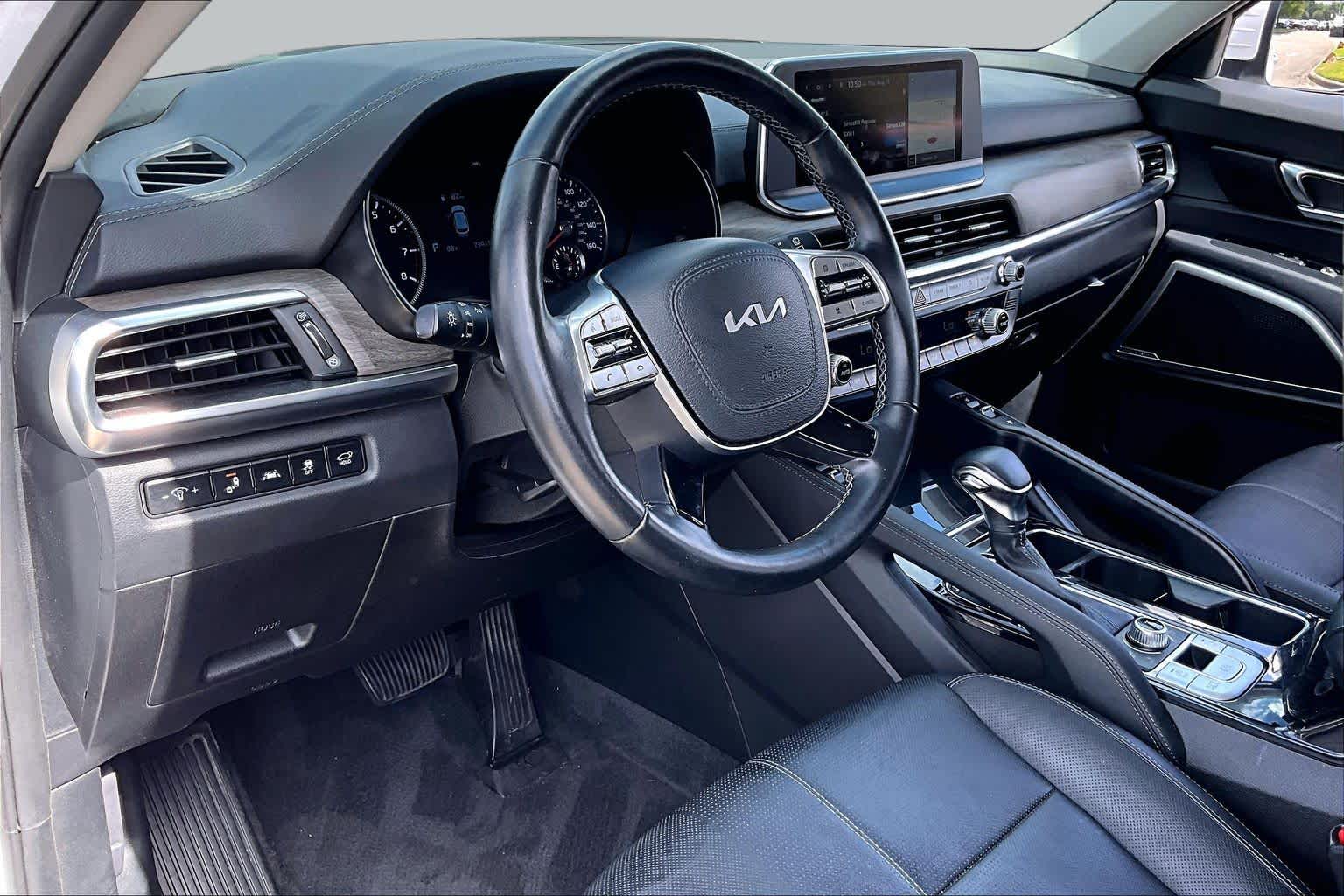2022 Kia Telluride EX Glacial White Pearl at Westside Kia