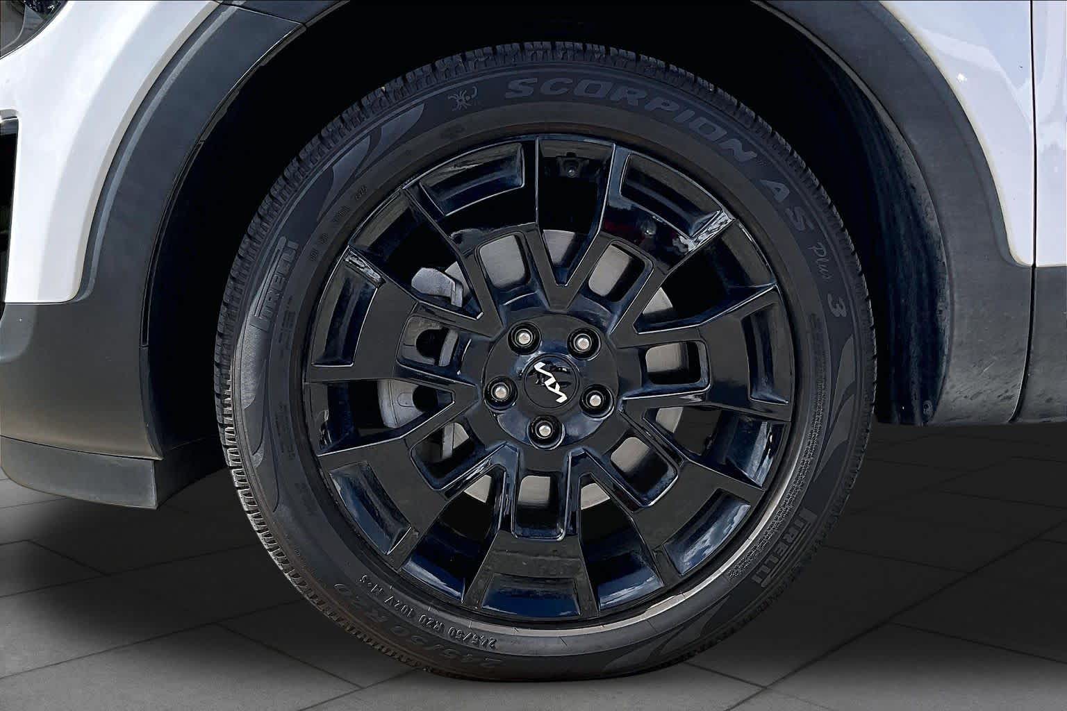 2022 Kia Telluride EX Glacial White Pearl at Westside Kia