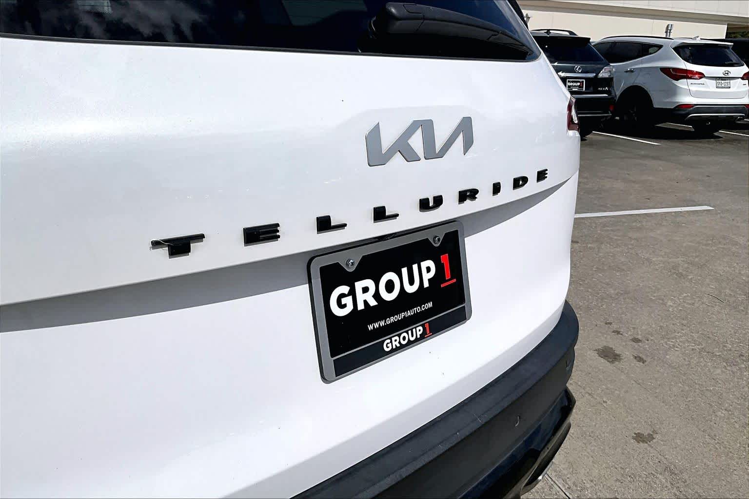 2022 Kia Telluride EX Glacial White Pearl at Westside Kia