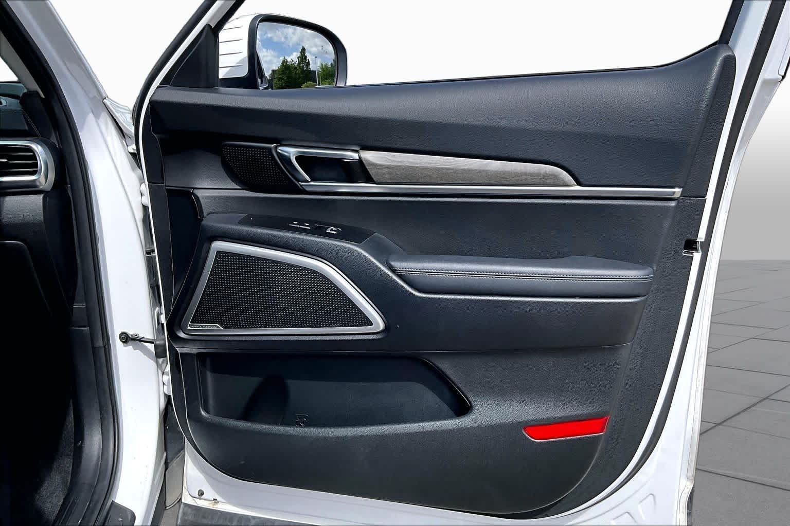 2022 Kia Telluride EX Glacial White Pearl at Westside Kia