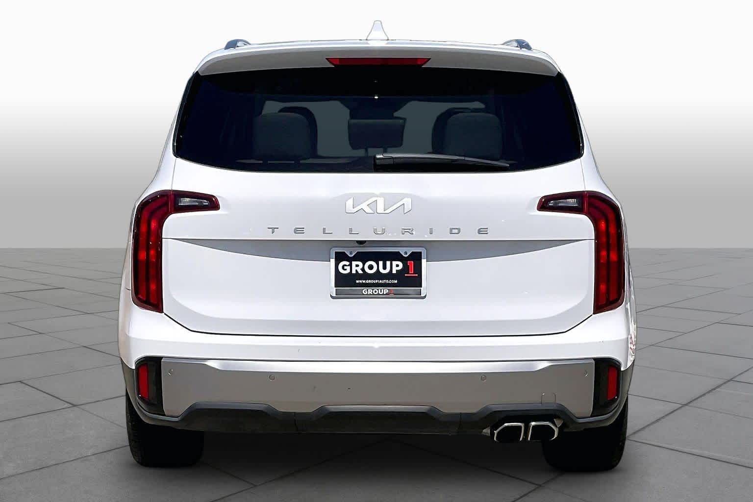 2025 Kia Telluride S Glacial White Pearl at Beck & Masten Kia