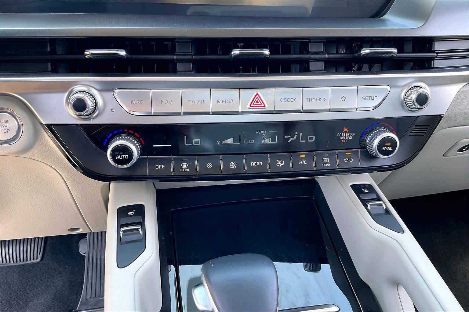 2025 Kia Telluride S Glacial White Pearl at Beck & Masten Kia