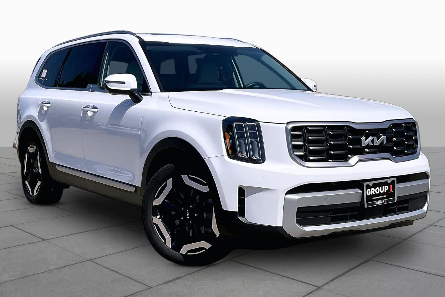 2025 Kia Telluride S Glacial White Pearl at Beck & Masten Kia