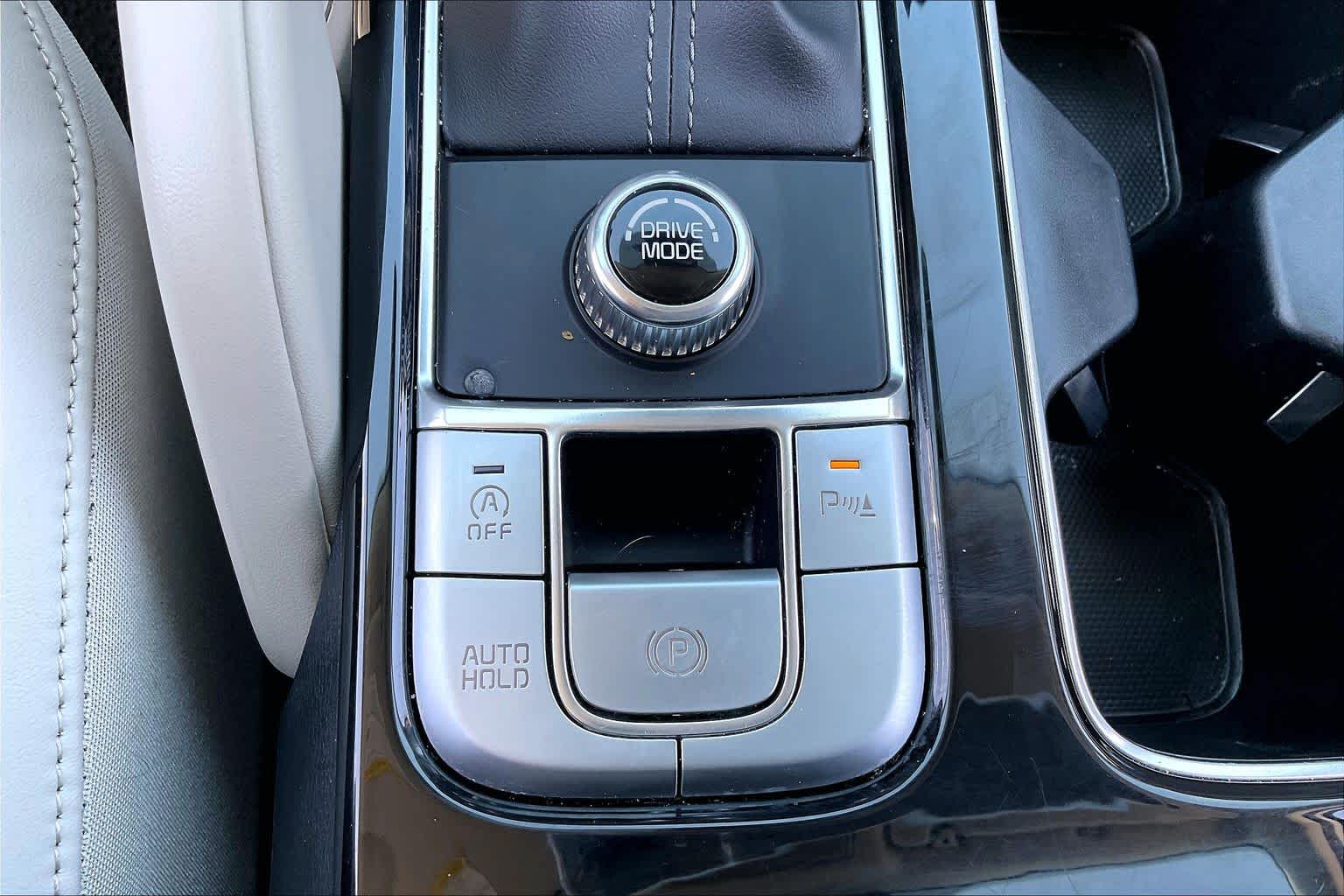 2025 Kia Telluride S Glacial White Pearl at Beck & Masten Kia