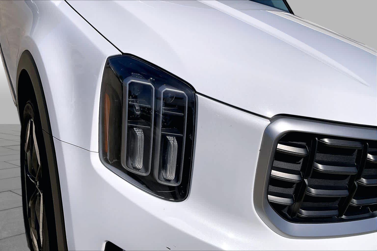 2025 Kia Telluride S Glacial White Pearl at Beck & Masten Kia