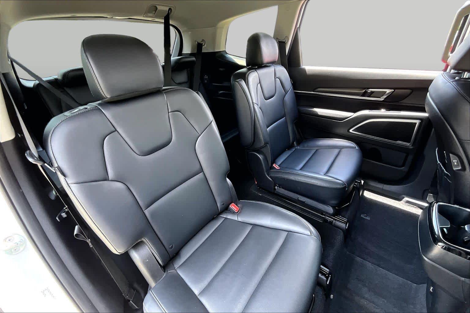 2025 Kia Telluride S Glacial White Pearl at Westside Kia
