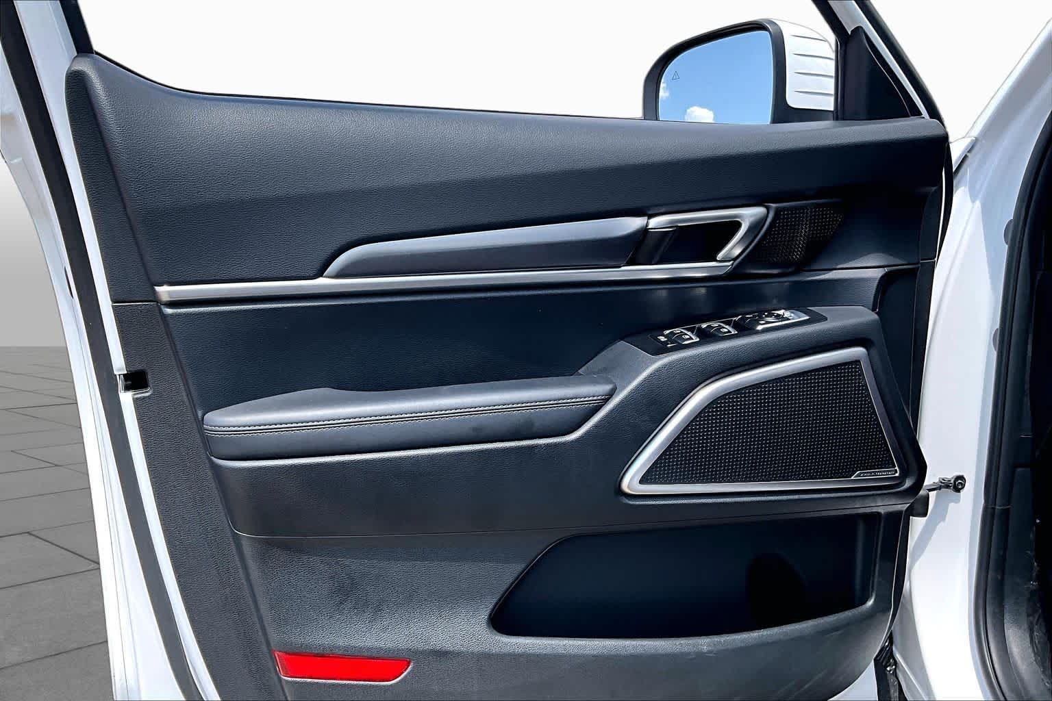 2025 Kia Telluride S Glacial White Pearl at Westside Kia