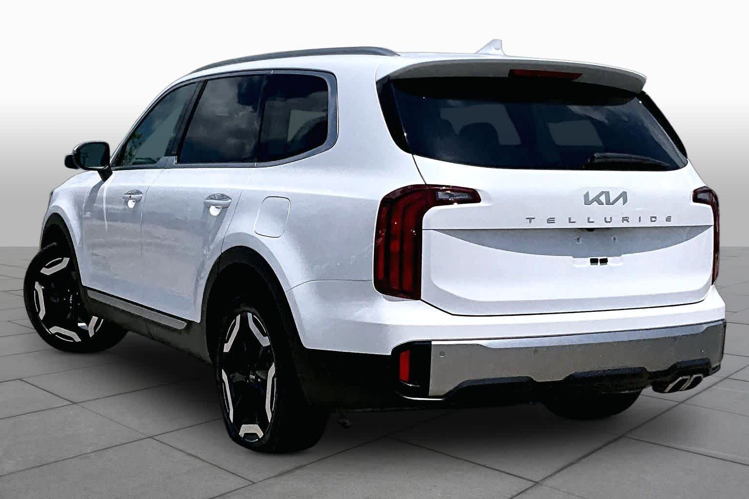 2025 Kia Telluride S Glacial White Pearl at Westside Kia