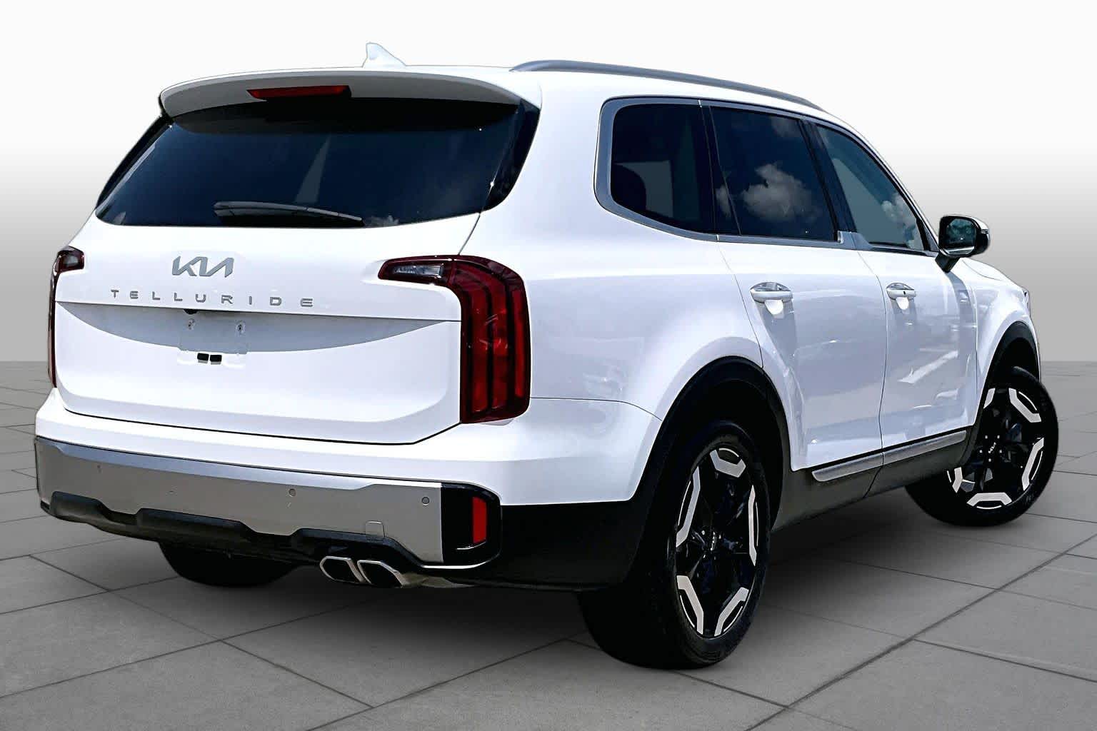2025 Kia Telluride S Glacial White Pearl at Westside Kia