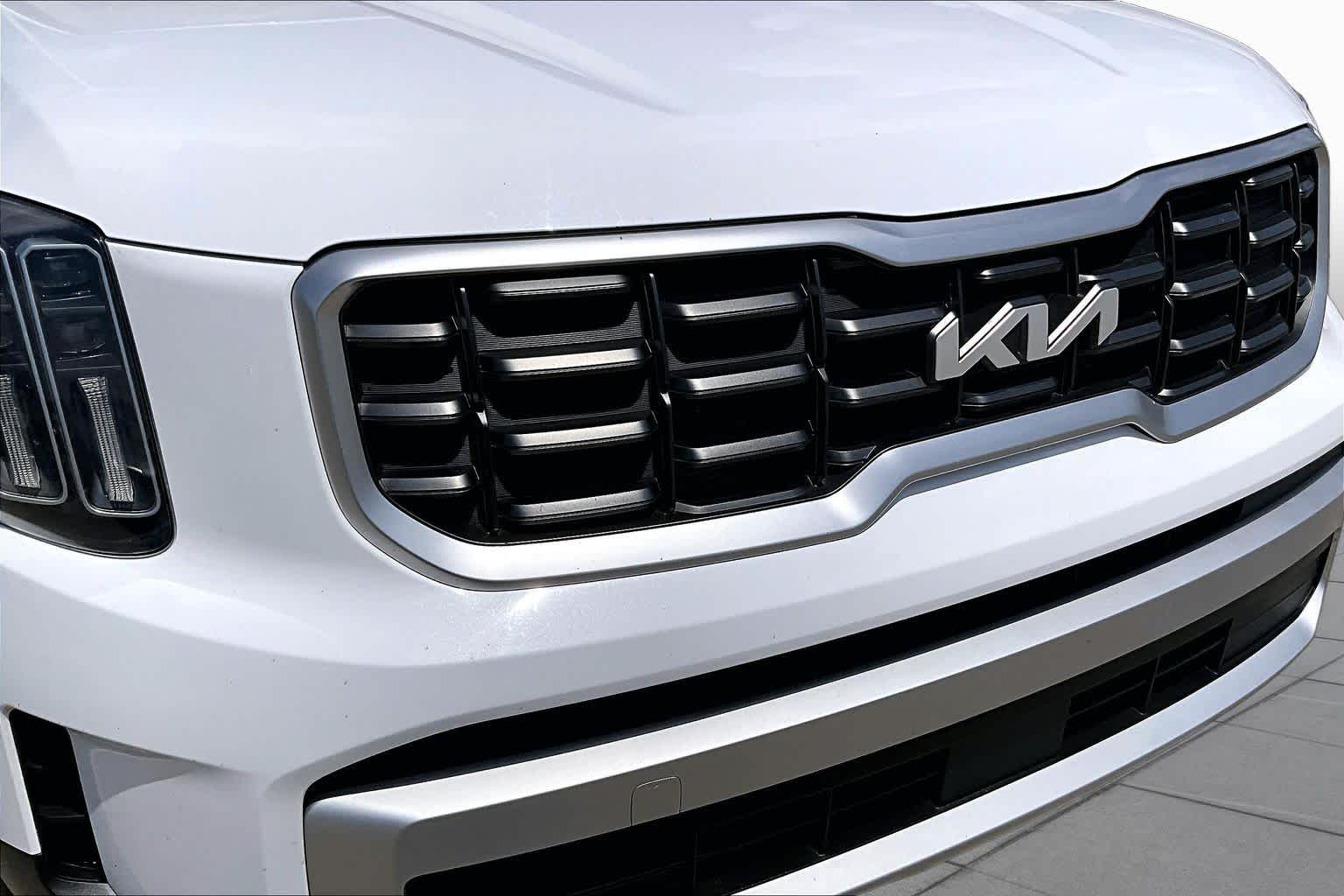 2025 Kia Telluride S Glacial White Pearl at Westside Kia