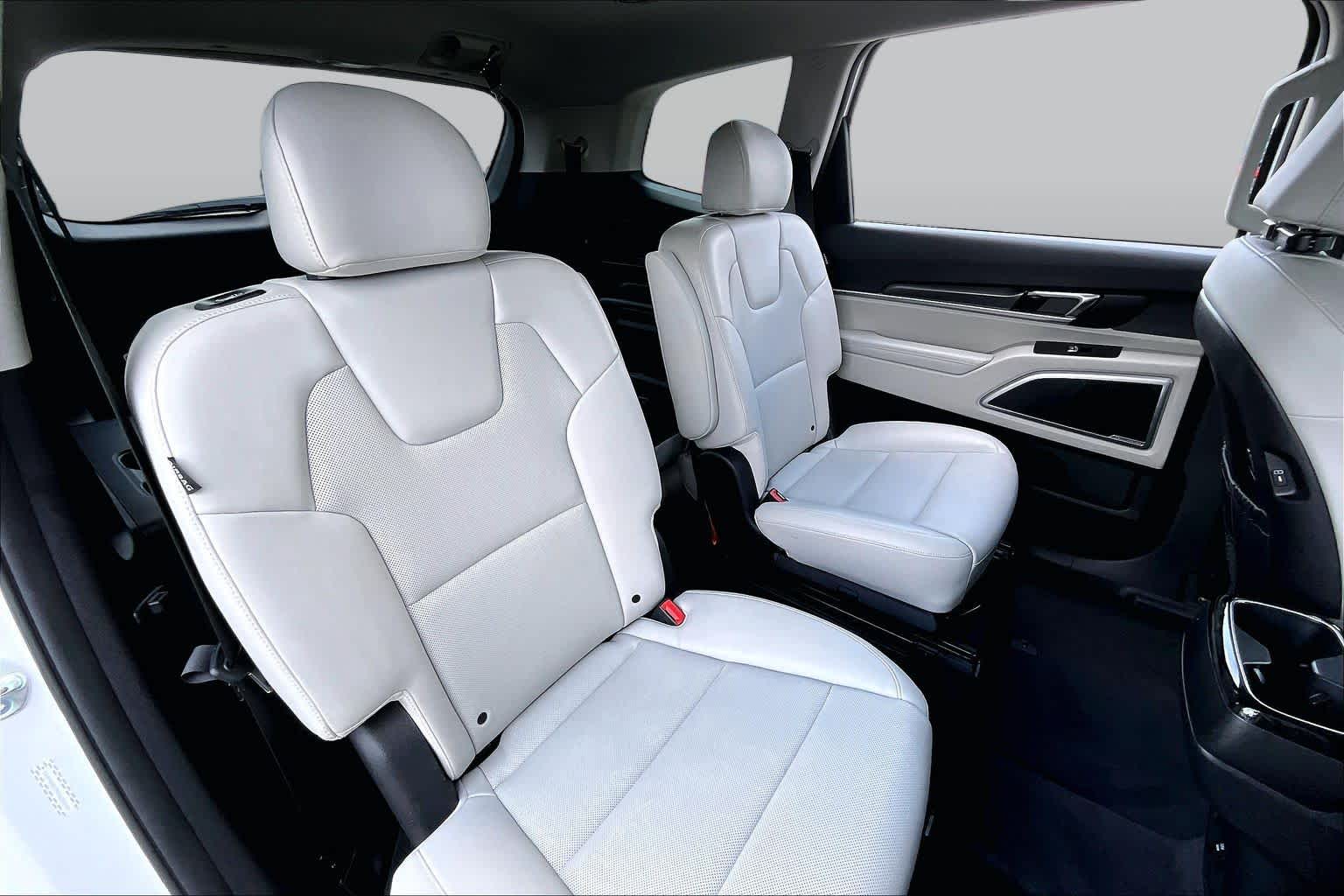 2025 Kia Telluride S Glacial White Pearl at Westside Kia