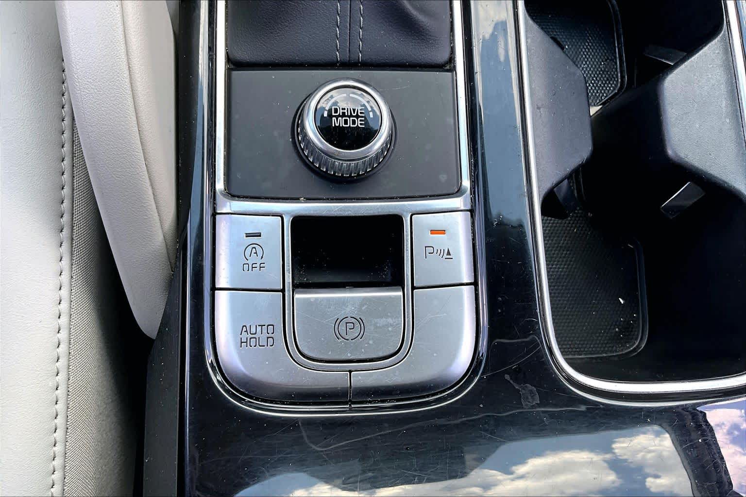 2025 Kia Telluride S Glacial White Pearl at Westside Kia