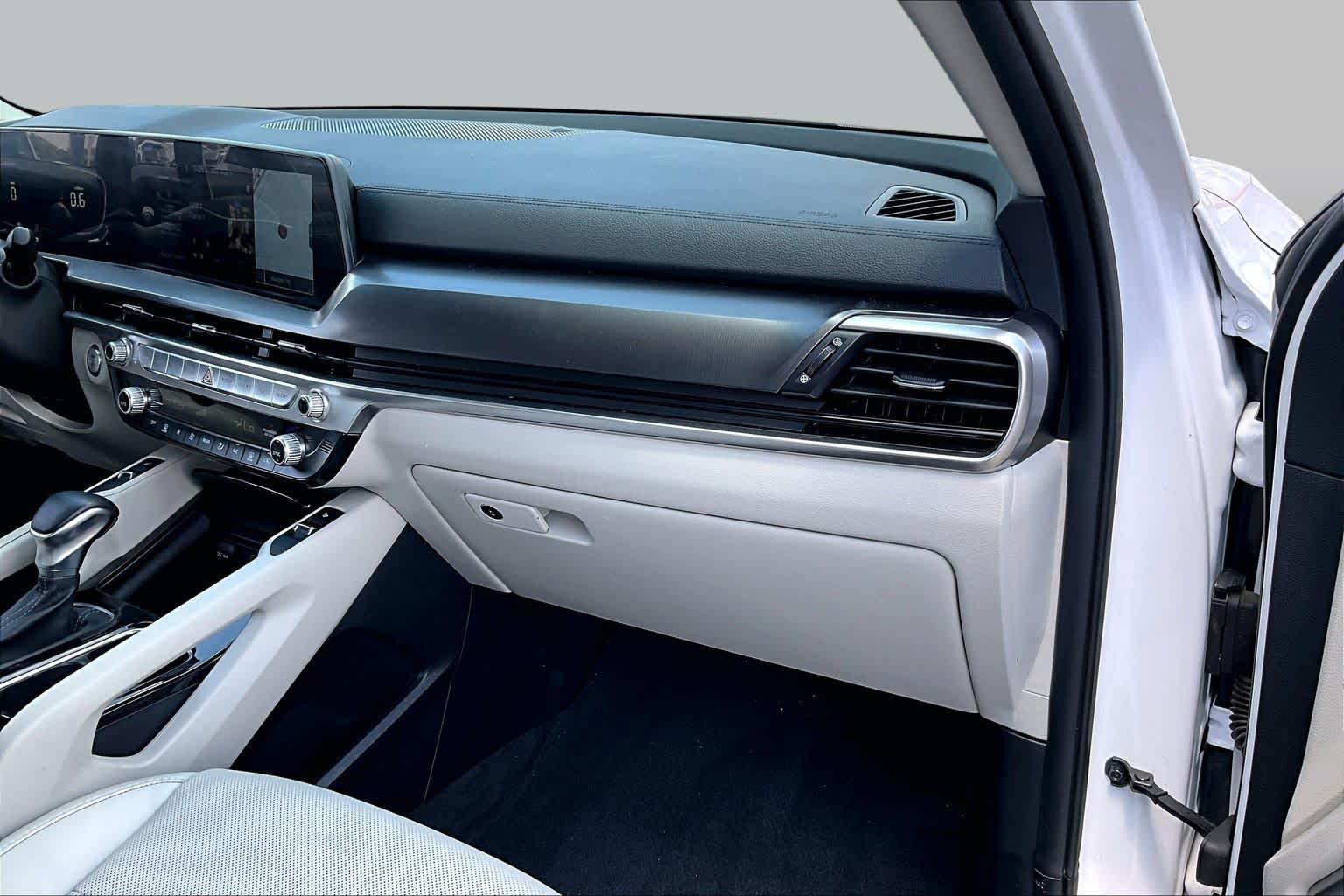 2025 Kia Telluride S Glacial White Pearl at Westside Kia