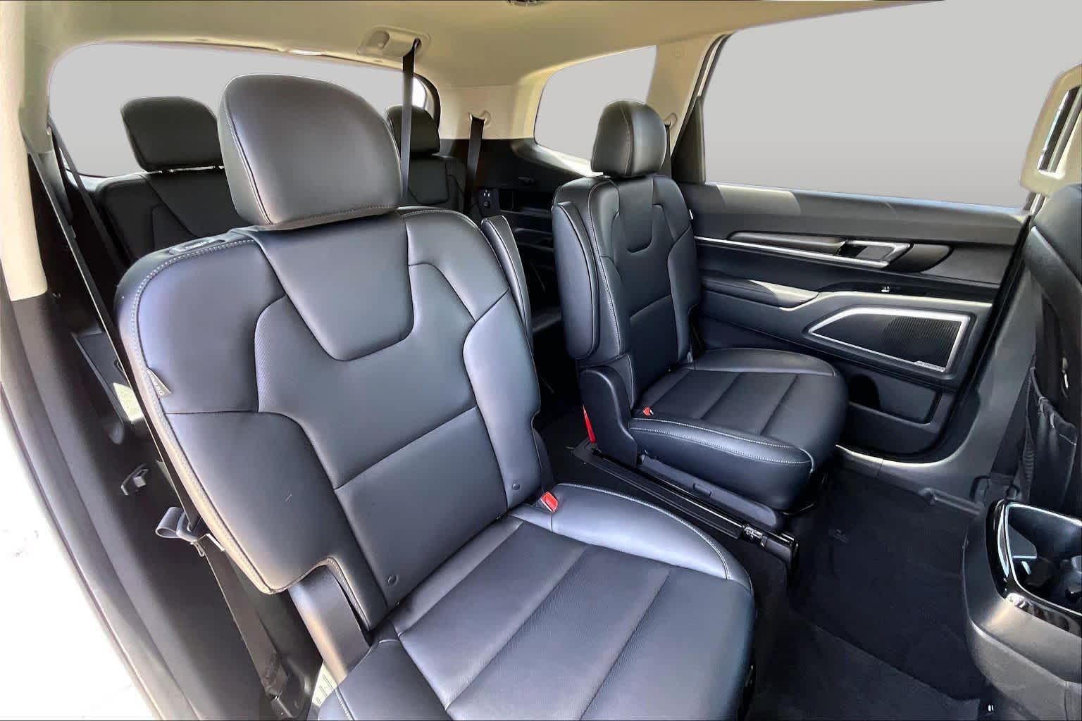 2025 Kia Telluride S Glacial White Pearl at Beck & Masten Kia