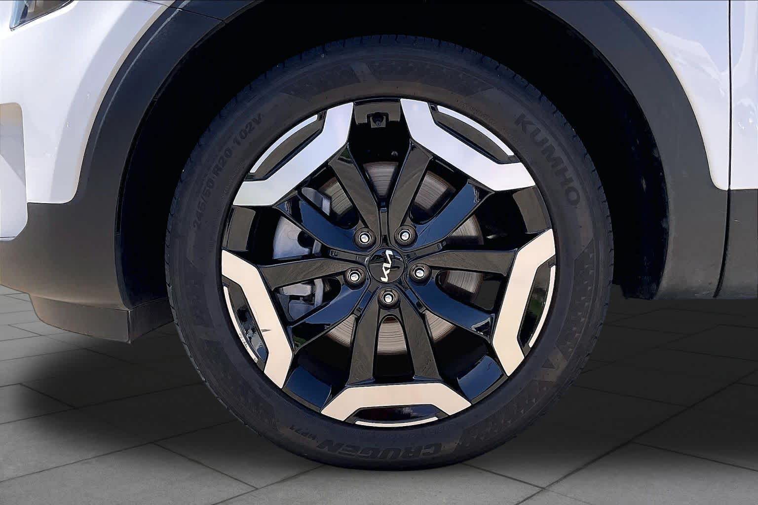 2025 Kia Telluride S Glacial White Pearl at Beck & Masten Kia