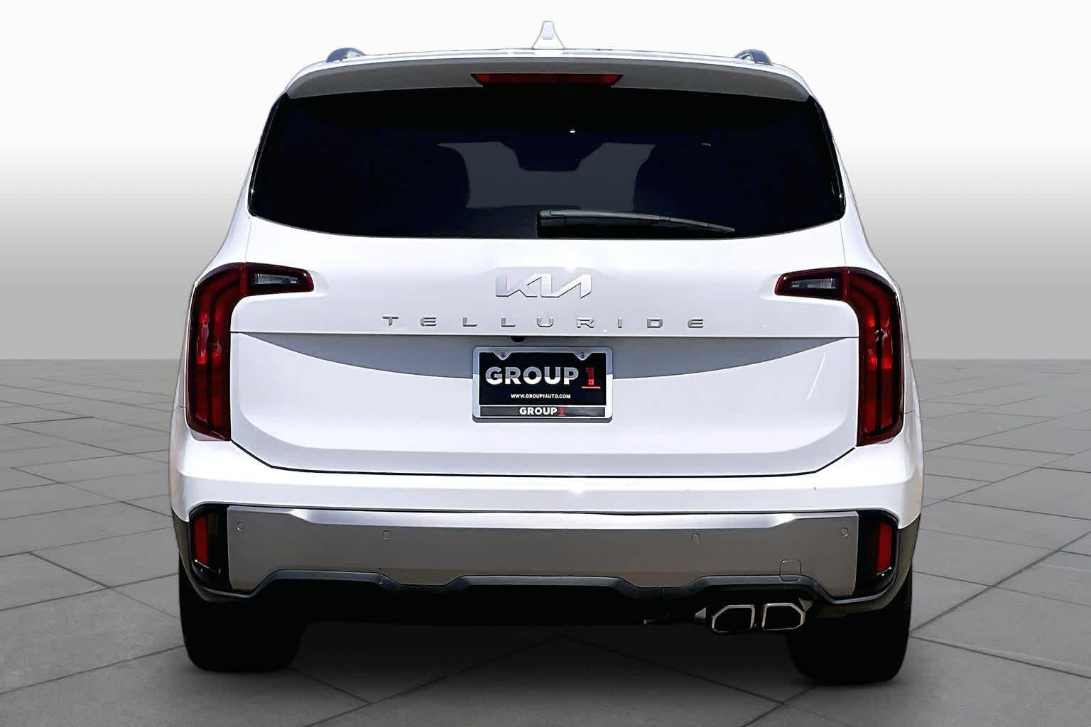 2025 Kia Telluride S Glacial White Pearl at Beck & Masten Kia