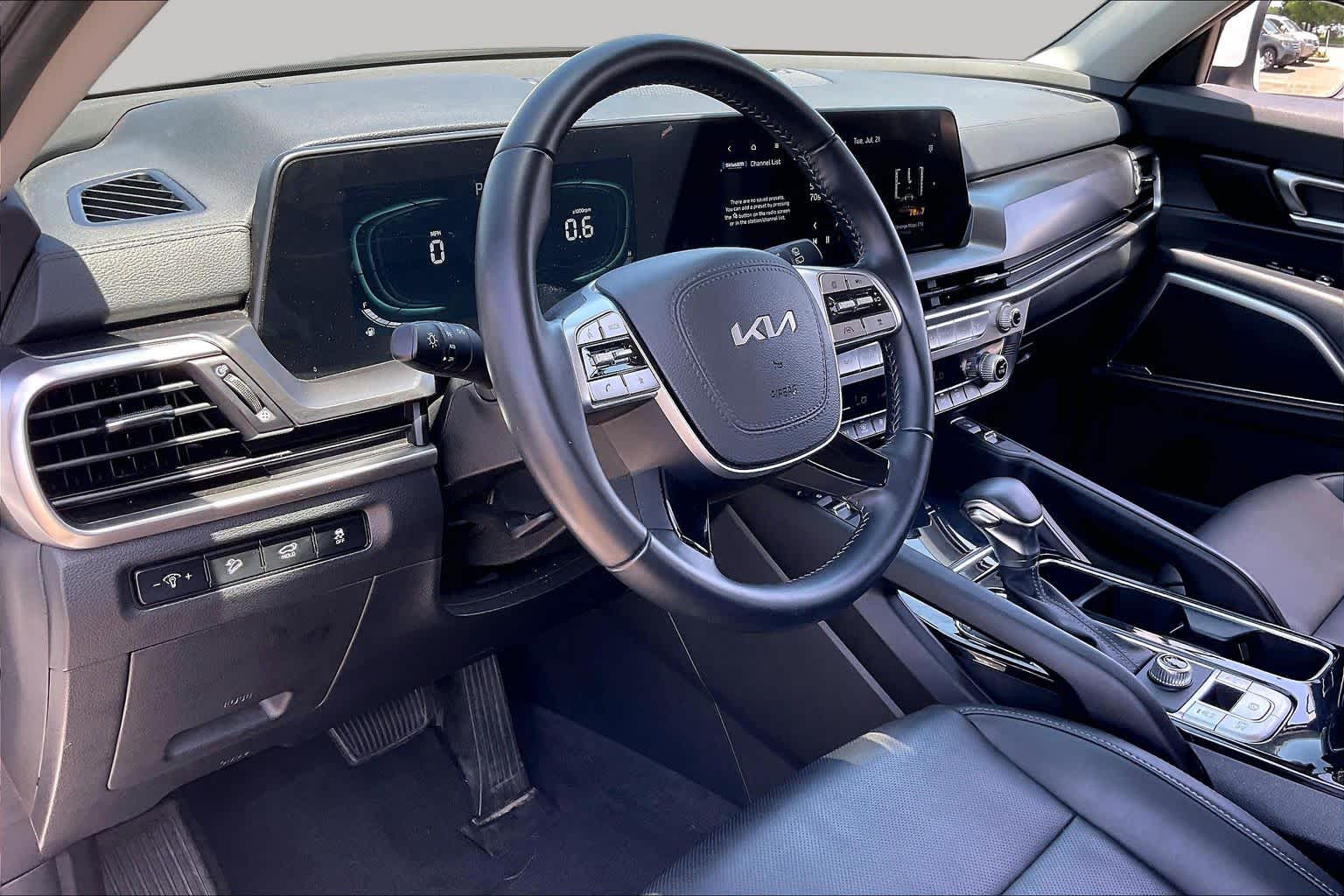 2025 Kia Telluride S Glacial White Pearl at Beck & Masten Kia