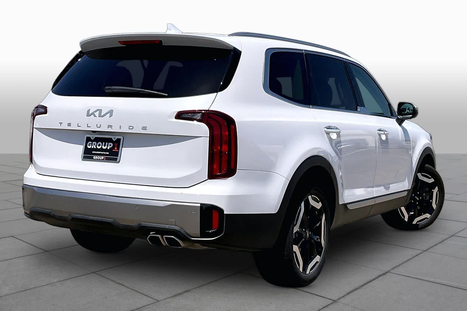 2025 Kia Telluride S Glacial White Pearl at Beck & Masten Kia