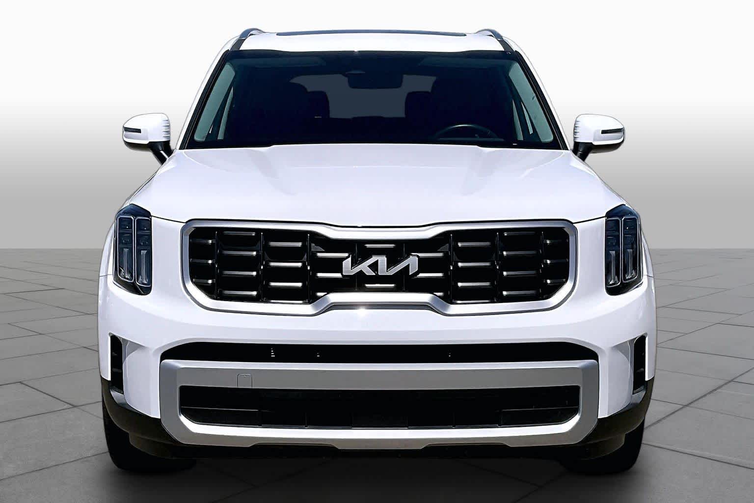 2025 Kia Telluride S Glacial White Pearl at Beck & Masten Kia