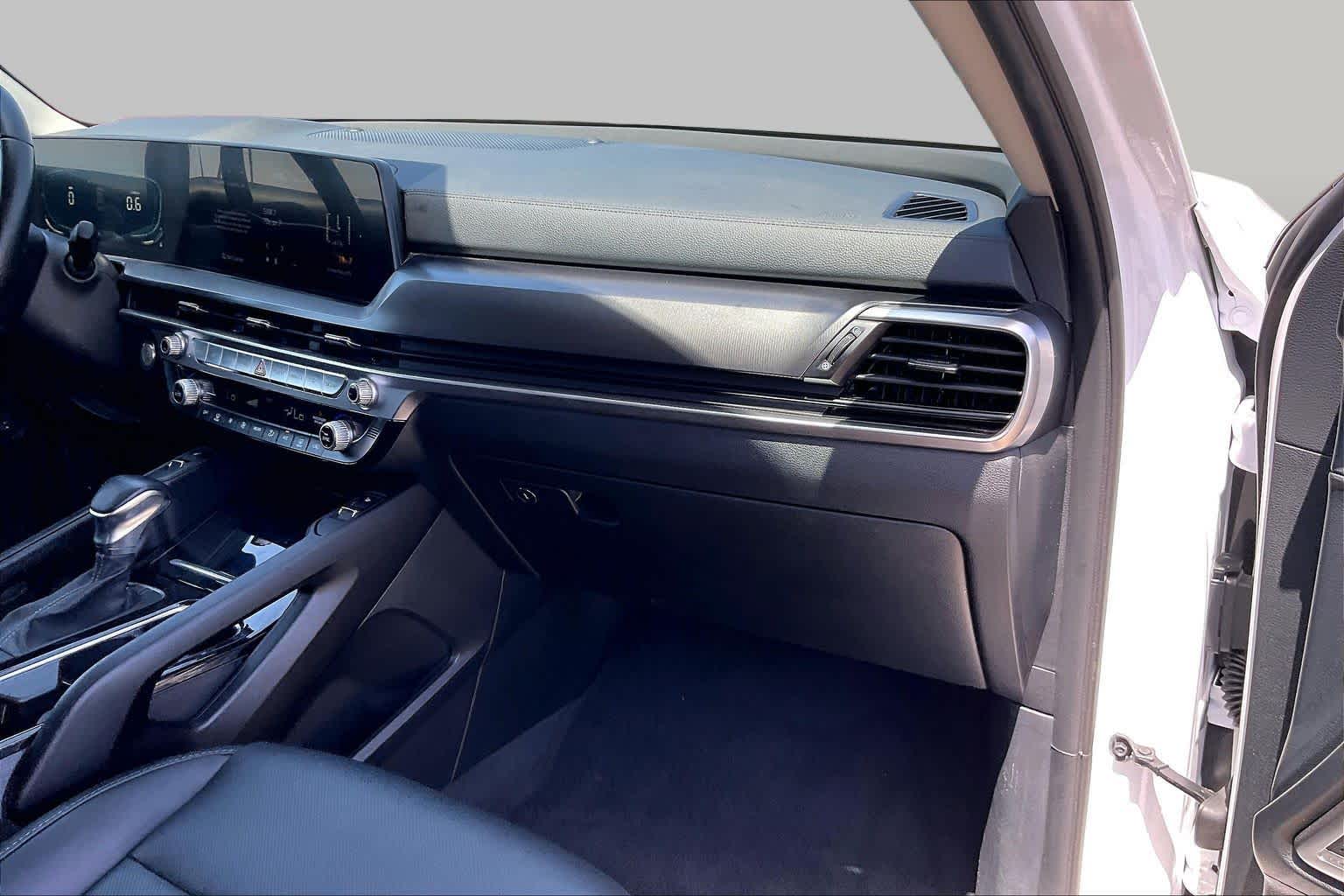 2025 Kia Telluride S Glacial White Pearl at Beck & Masten Kia