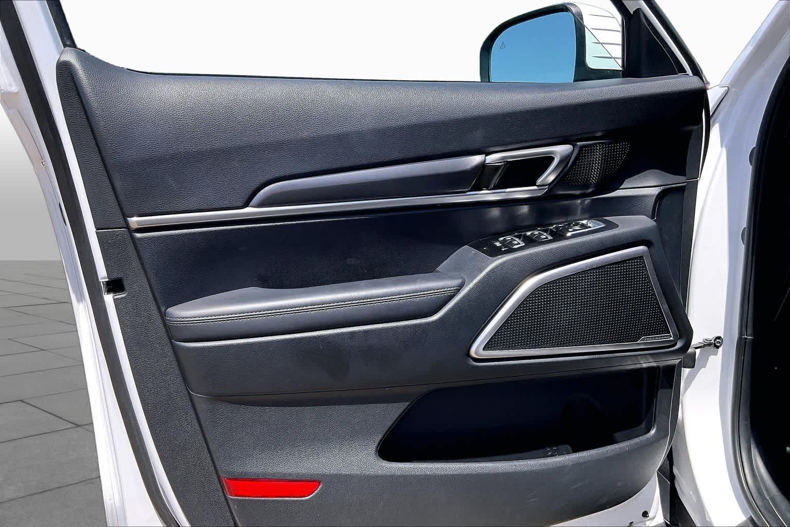 2025 Kia Telluride S Glacial White Pearl at Beck & Masten Kia