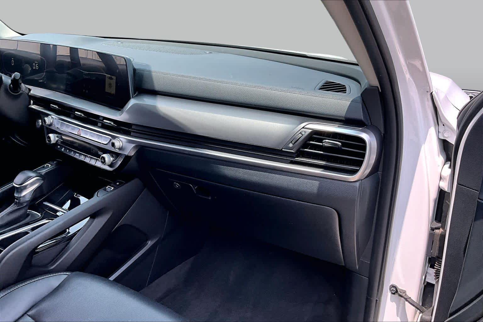 2025 Kia Telluride S Glacial White Pearl at Westside Kia