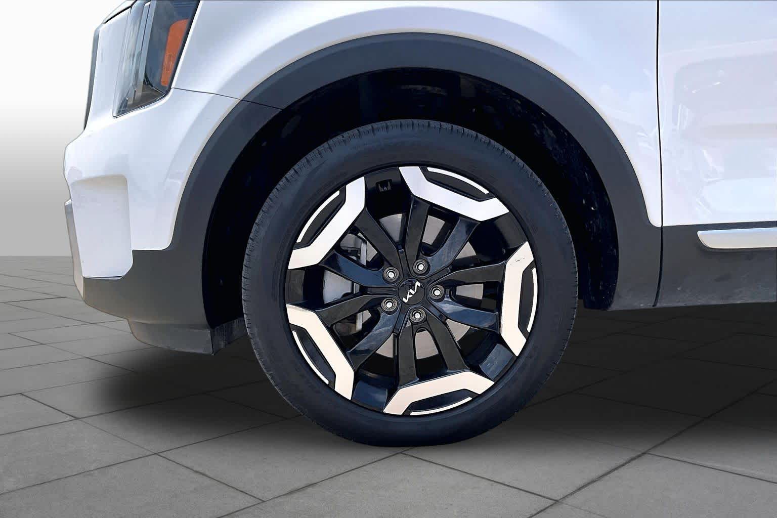 2025 Kia Telluride S Glacial White Pearl at Westside Kia