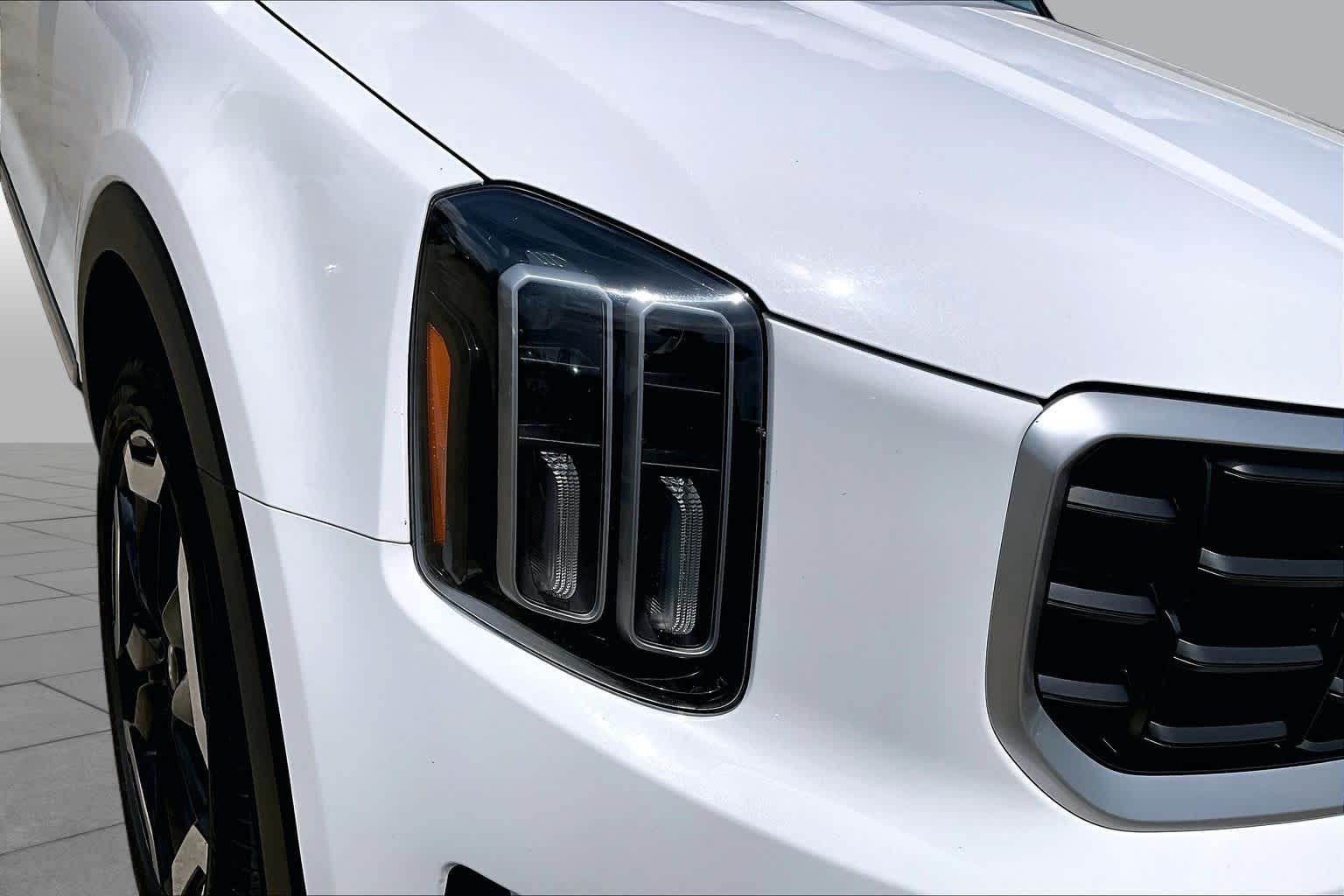 2025 Kia Telluride S Glacial White Pearl at Westside Kia
