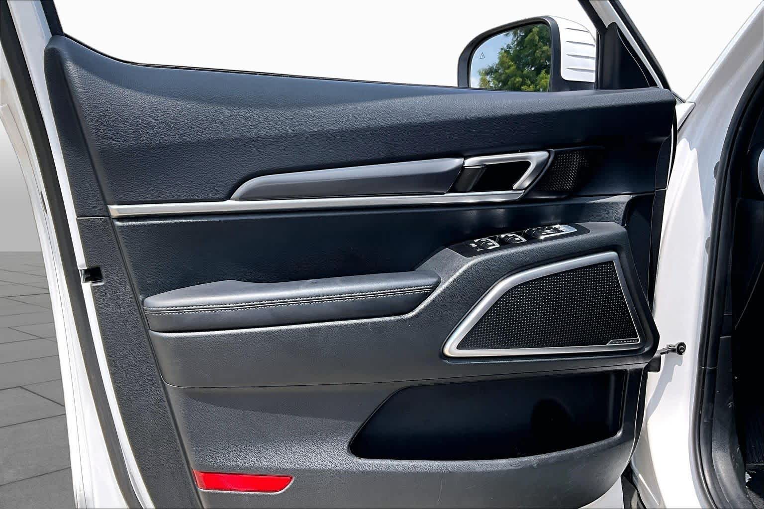 2025 Kia Telluride S Glacial White Pearl at Westside Kia