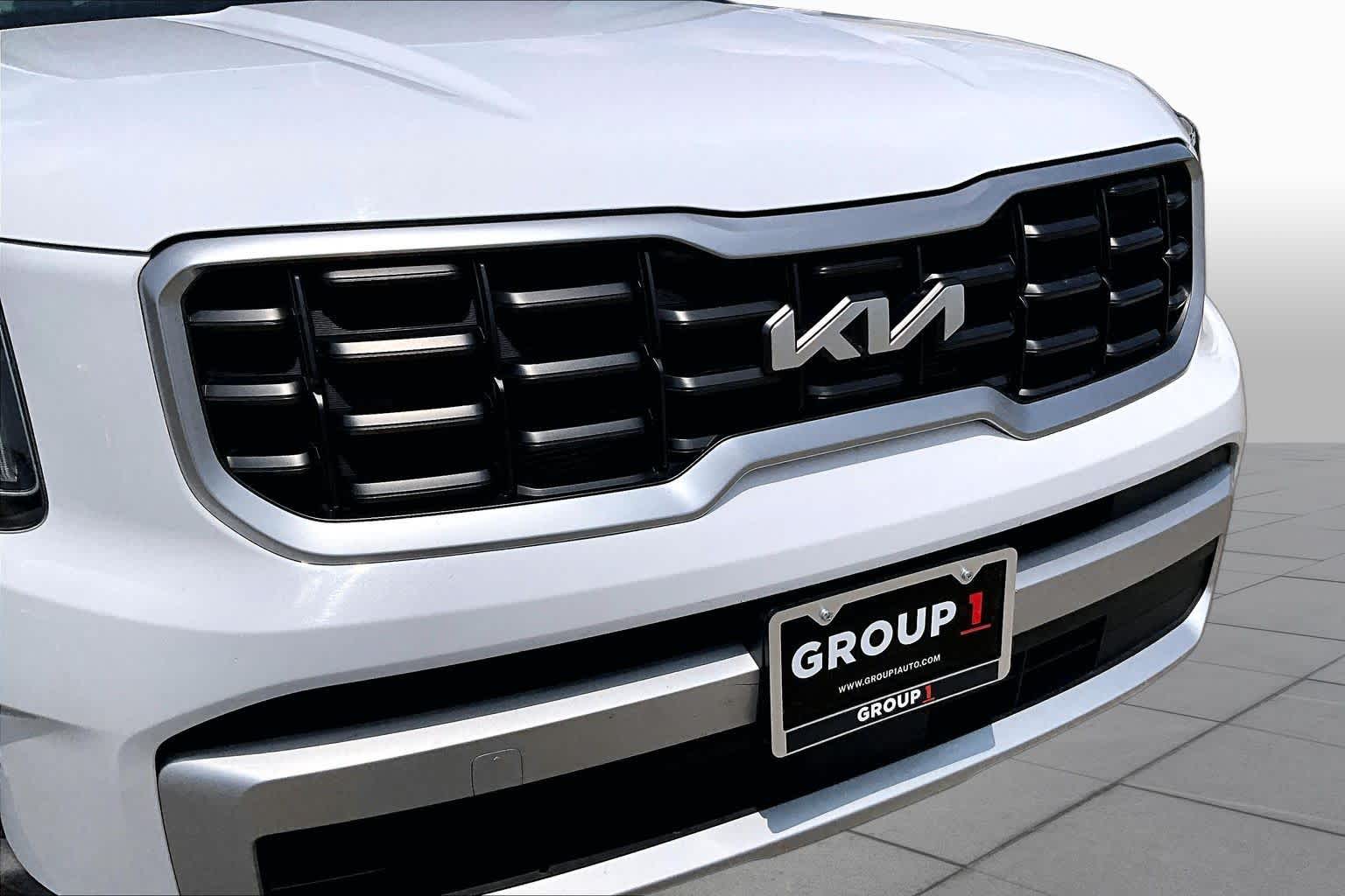 2025 Kia Telluride S Glacial White Pearl at Westside Kia