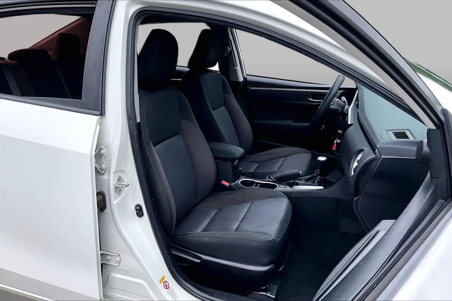 2018 Toyota Corolla LE Super White at AutoNation USA Katy