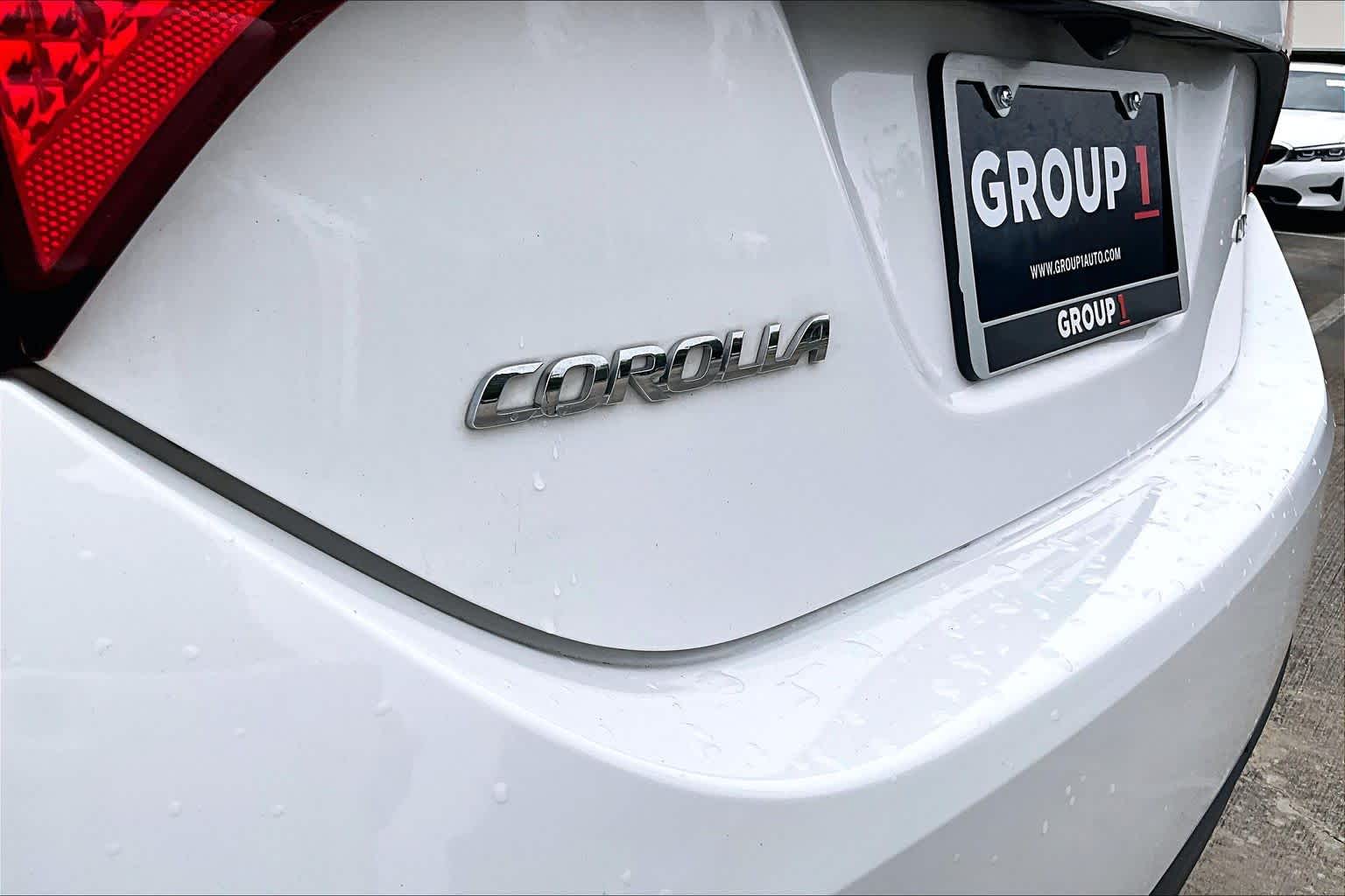 2018 Toyota Corolla LE Super White at AutoNation USA Katy