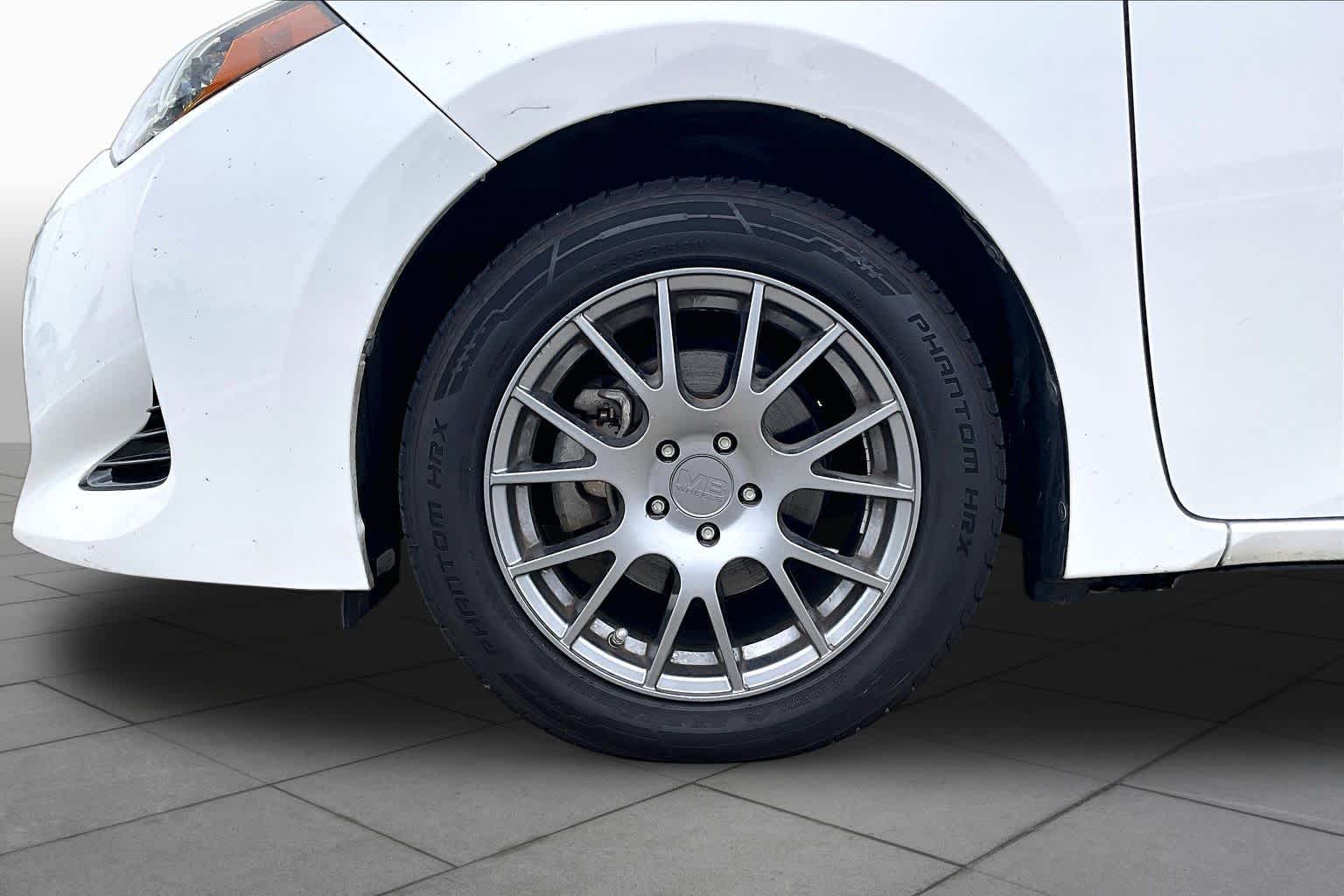 2018 Toyota Corolla LE Super White at AutoNation USA Katy