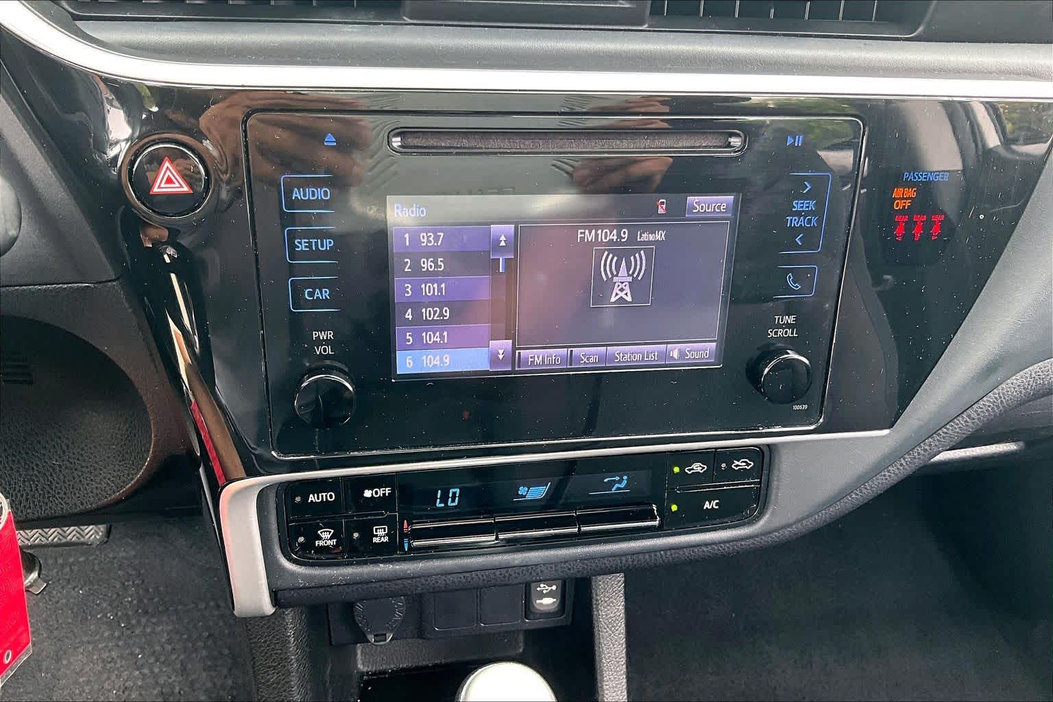 2018 Toyota Corolla LE Super White at AutoNation USA Katy