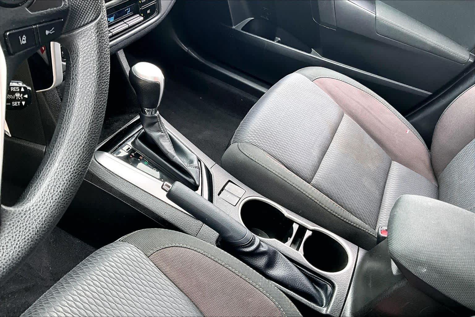 2018 Toyota Corolla LE Super White at AutoNation USA Katy