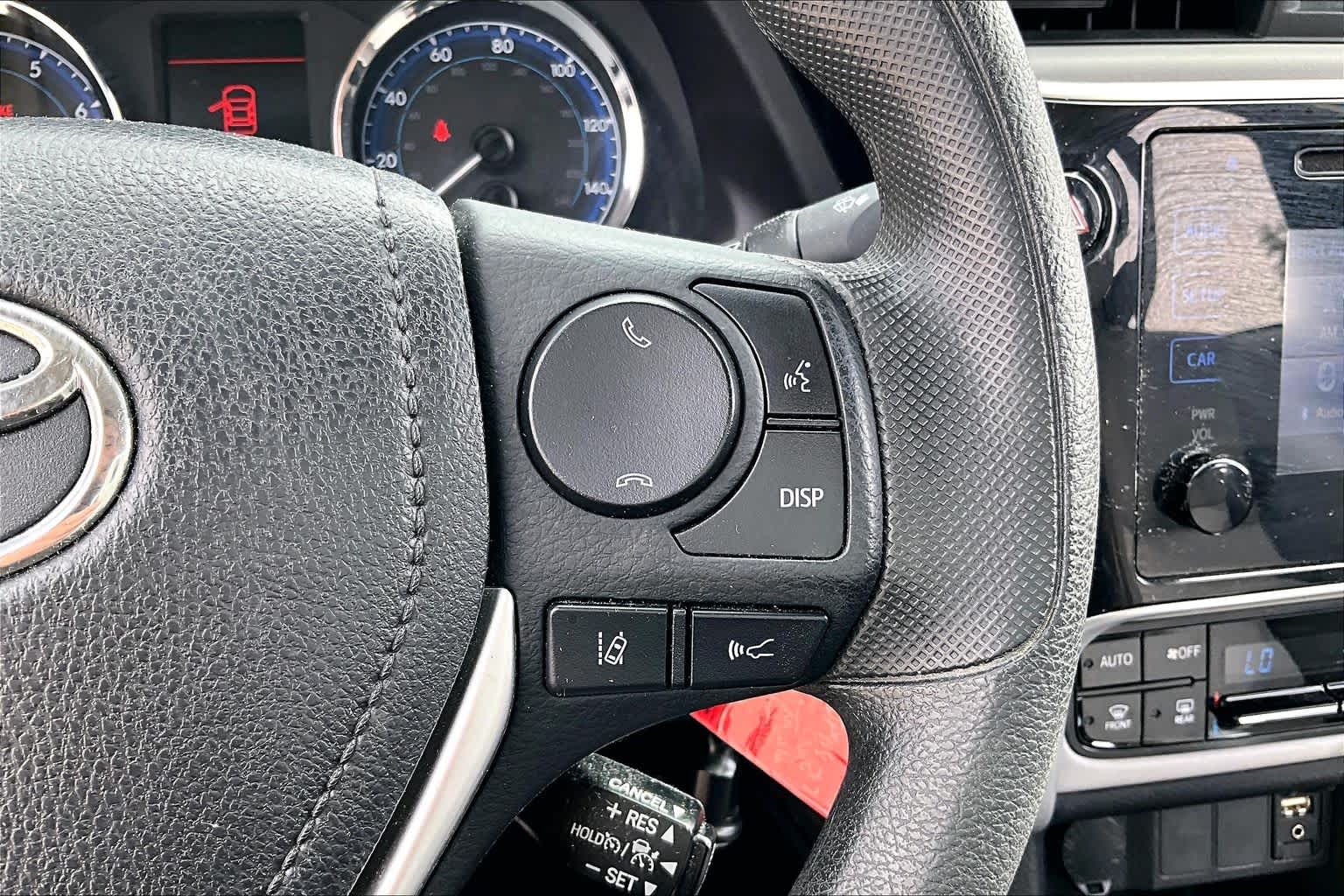 2018 Toyota Corolla photo 23 of 35