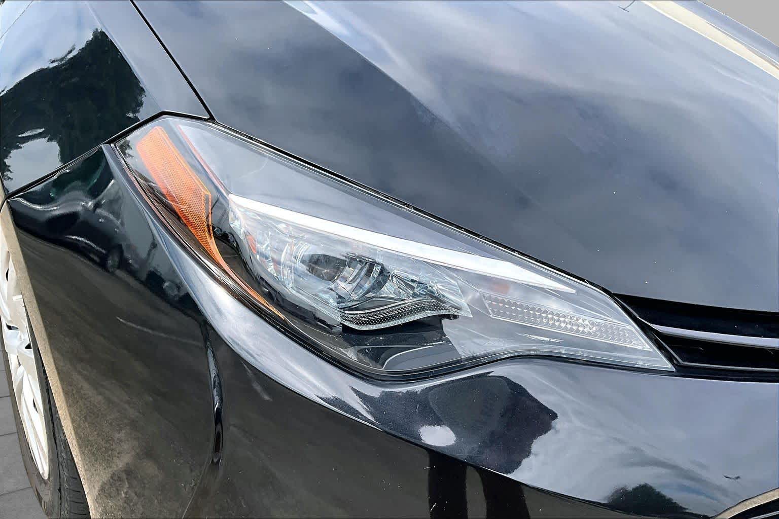 2018 Toyota Corolla photo 26 of 35
