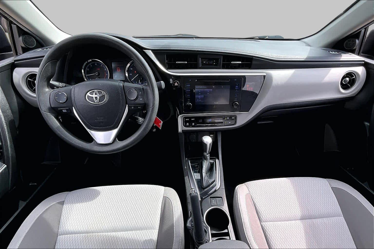 2018 Toyota Corolla photo 14 of 35