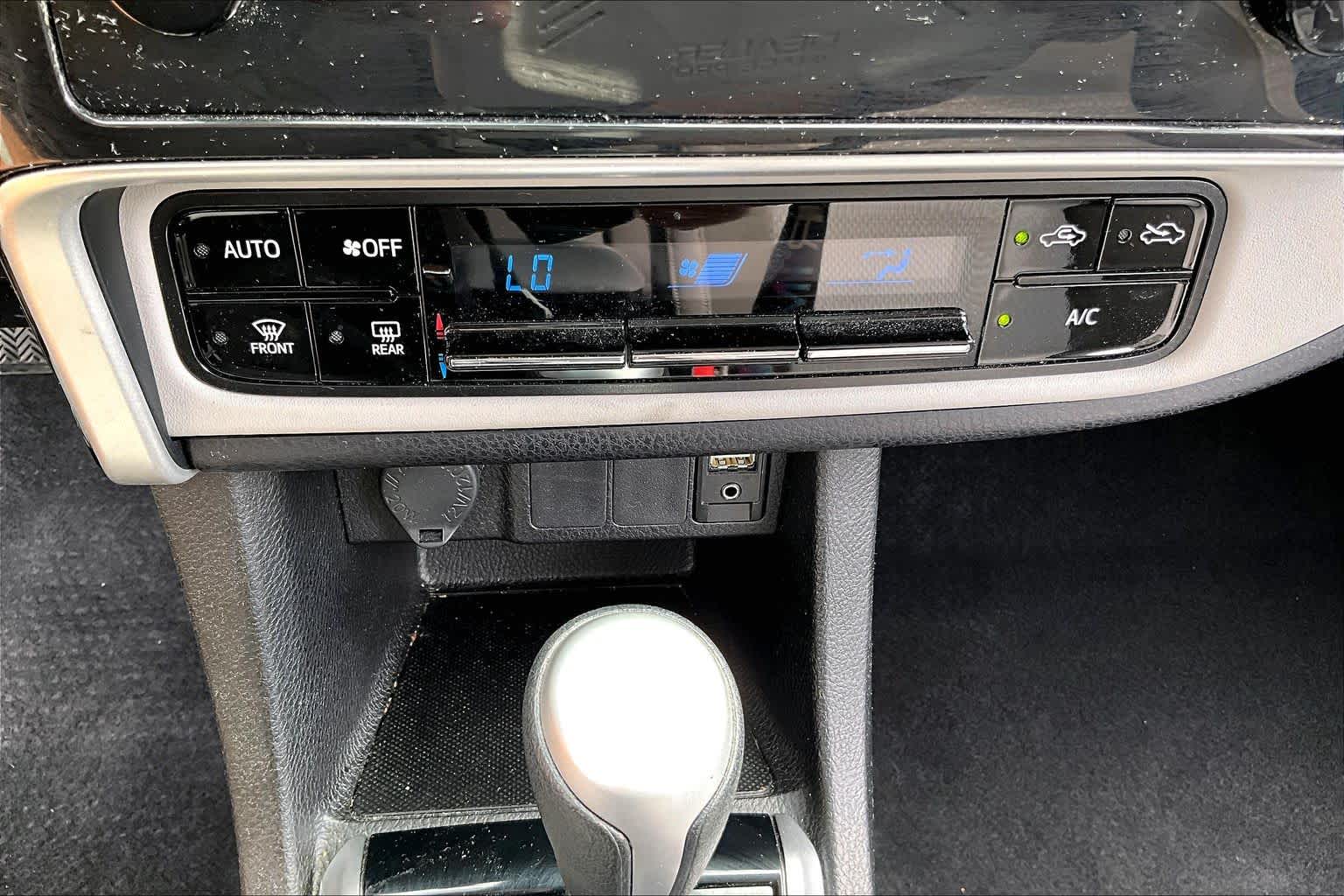 2018 Toyota Corolla photo 33 of 35