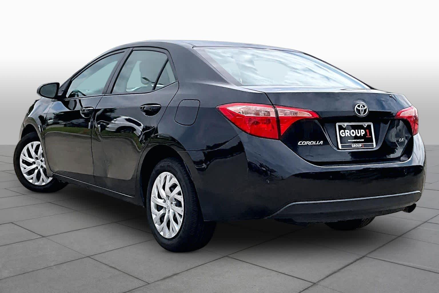 2018 Toyota Corolla photo 11 of 35
