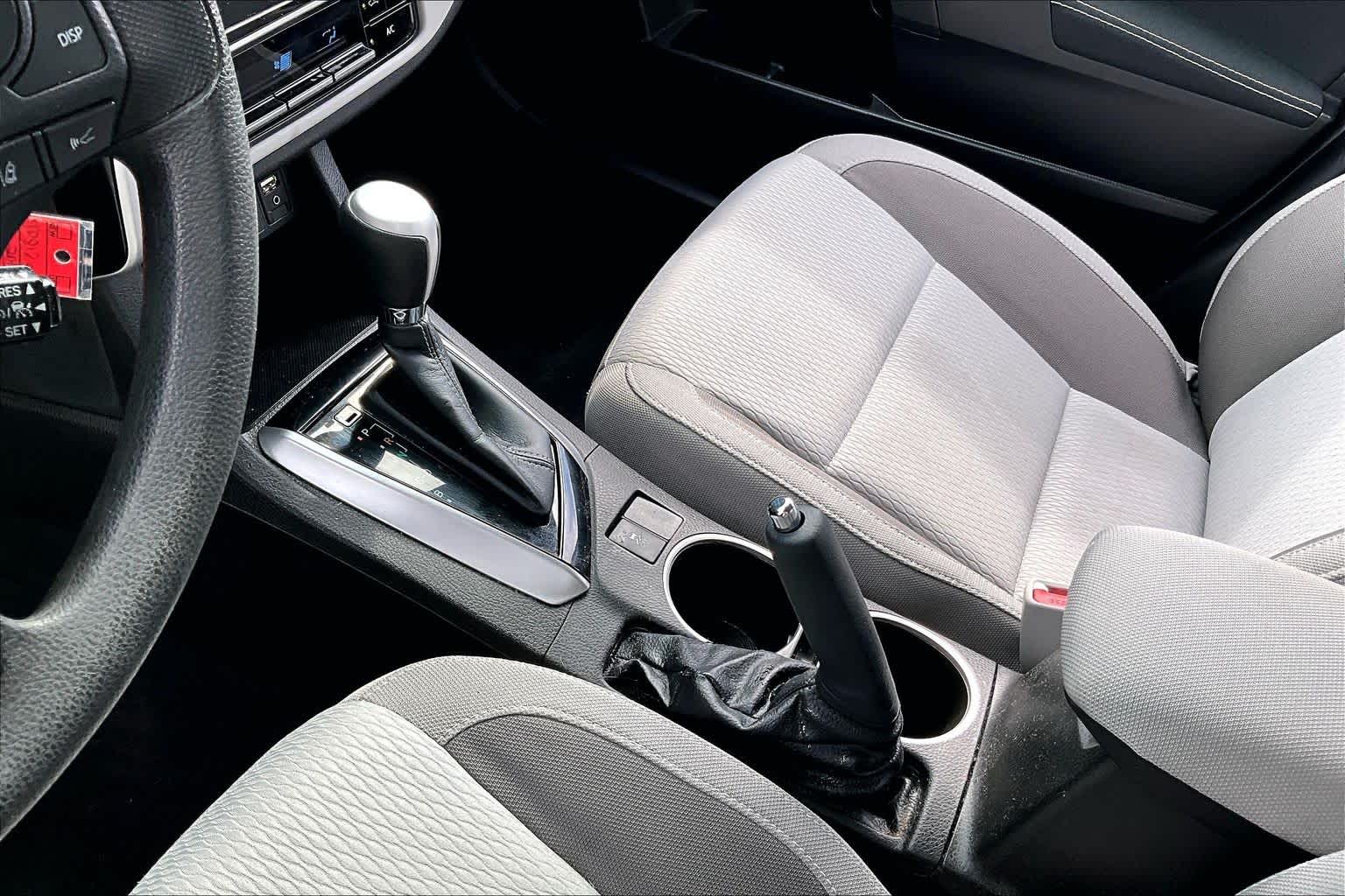 2018 Toyota Corolla photo 15 of 35