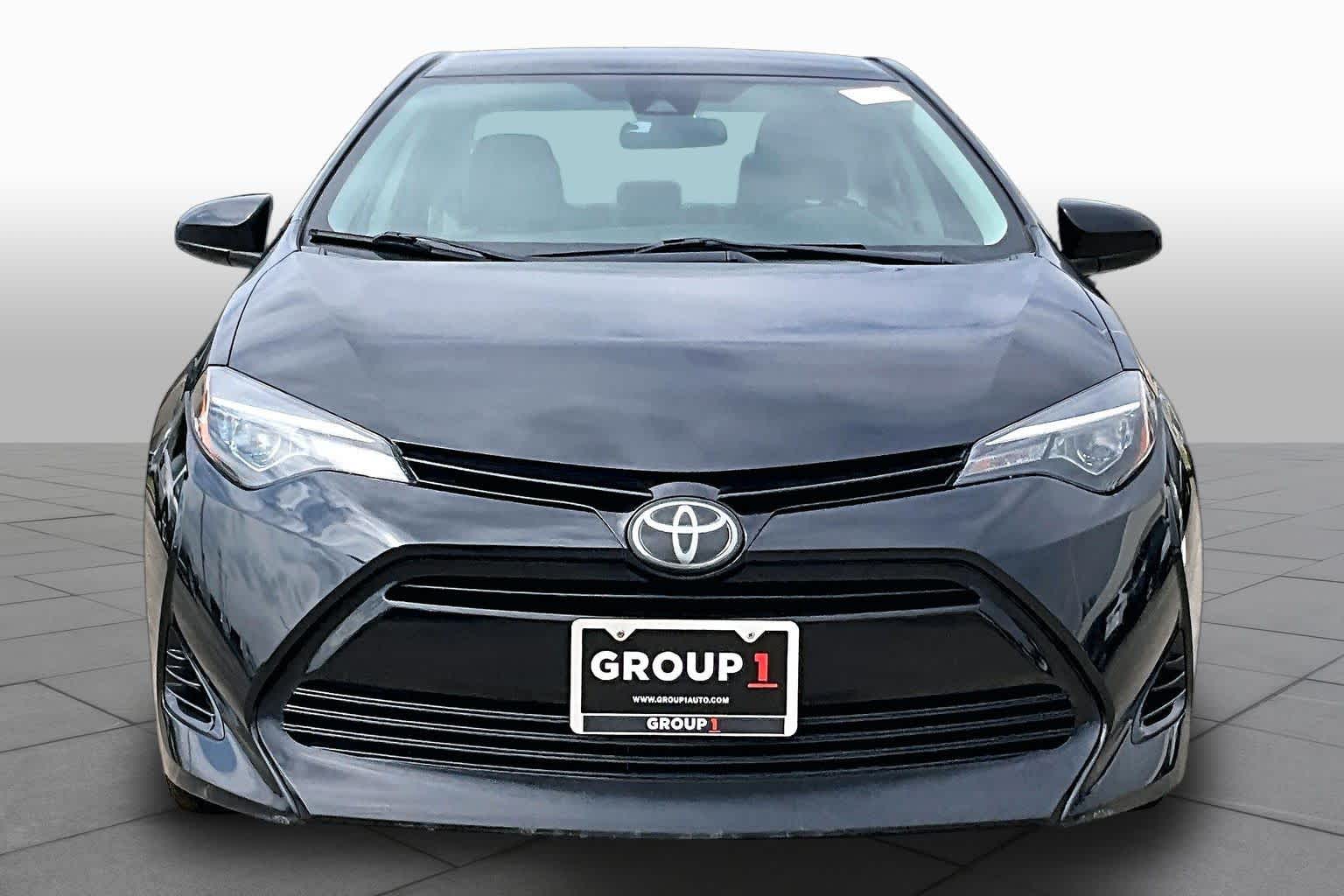 2018 Toyota Corolla photo 4 of 35