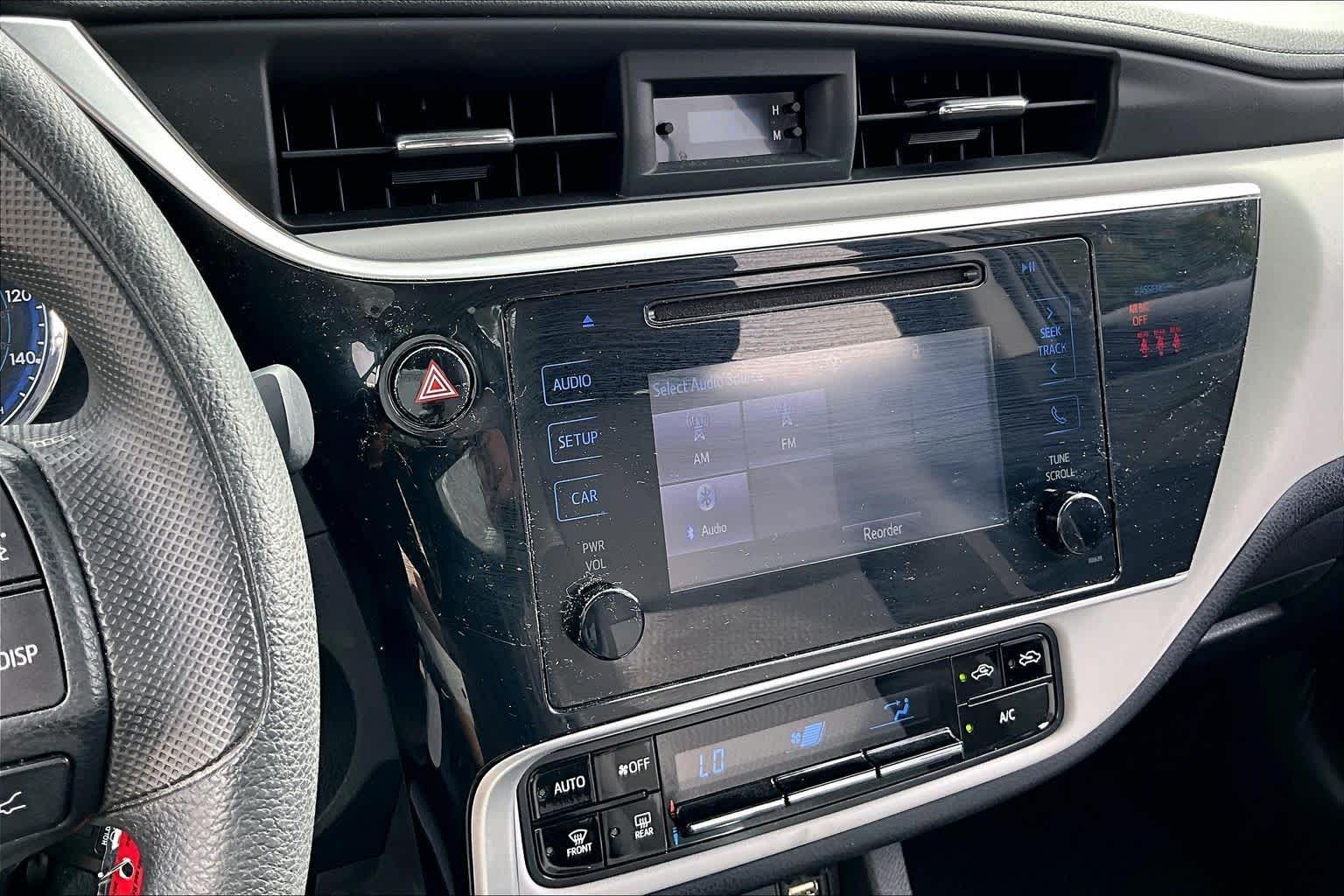 2018 Toyota Corolla photo 6 of 35