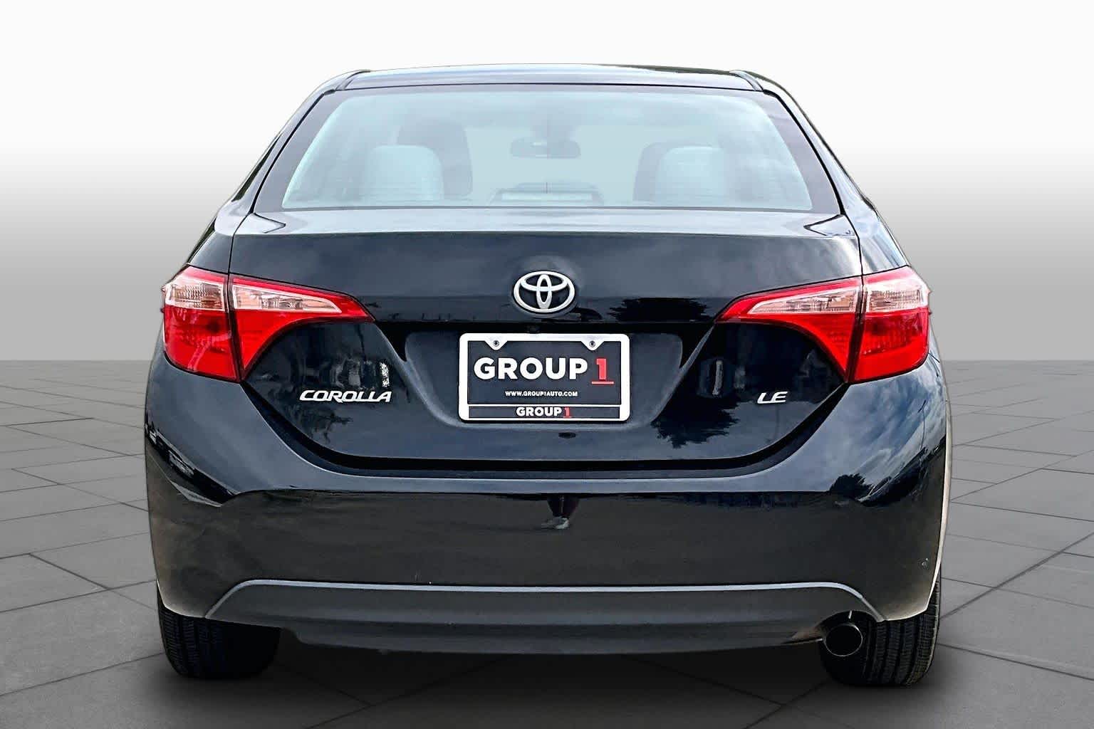 2018 Toyota Corolla photo 5 of 35