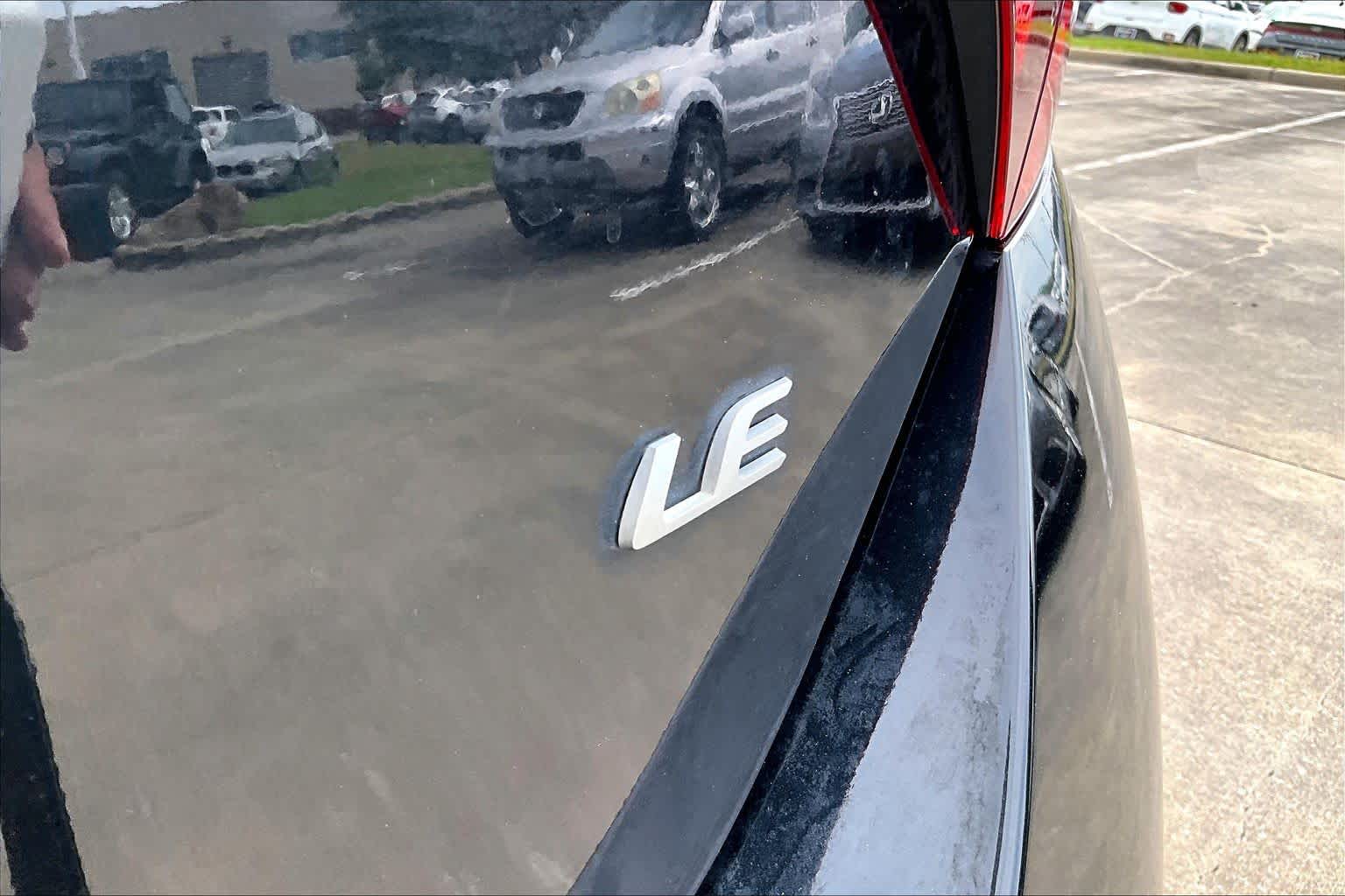 2018 Toyota Corolla photo 9 of 35