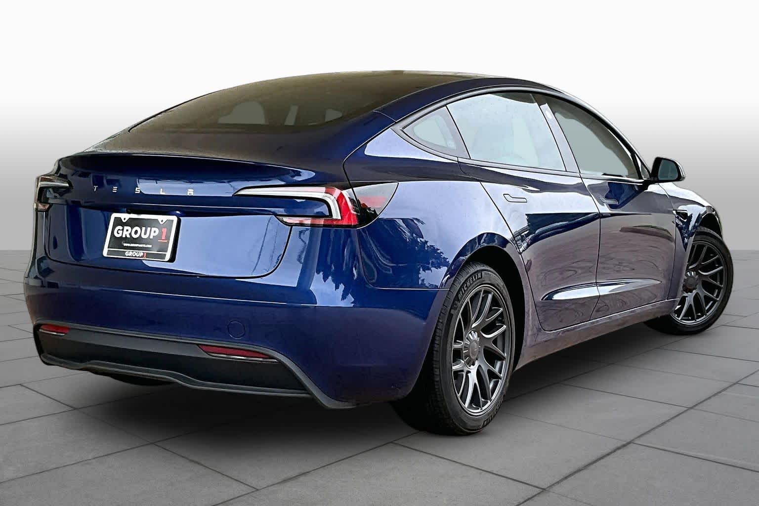 2025 Tesla Model 3 Long Range - 9