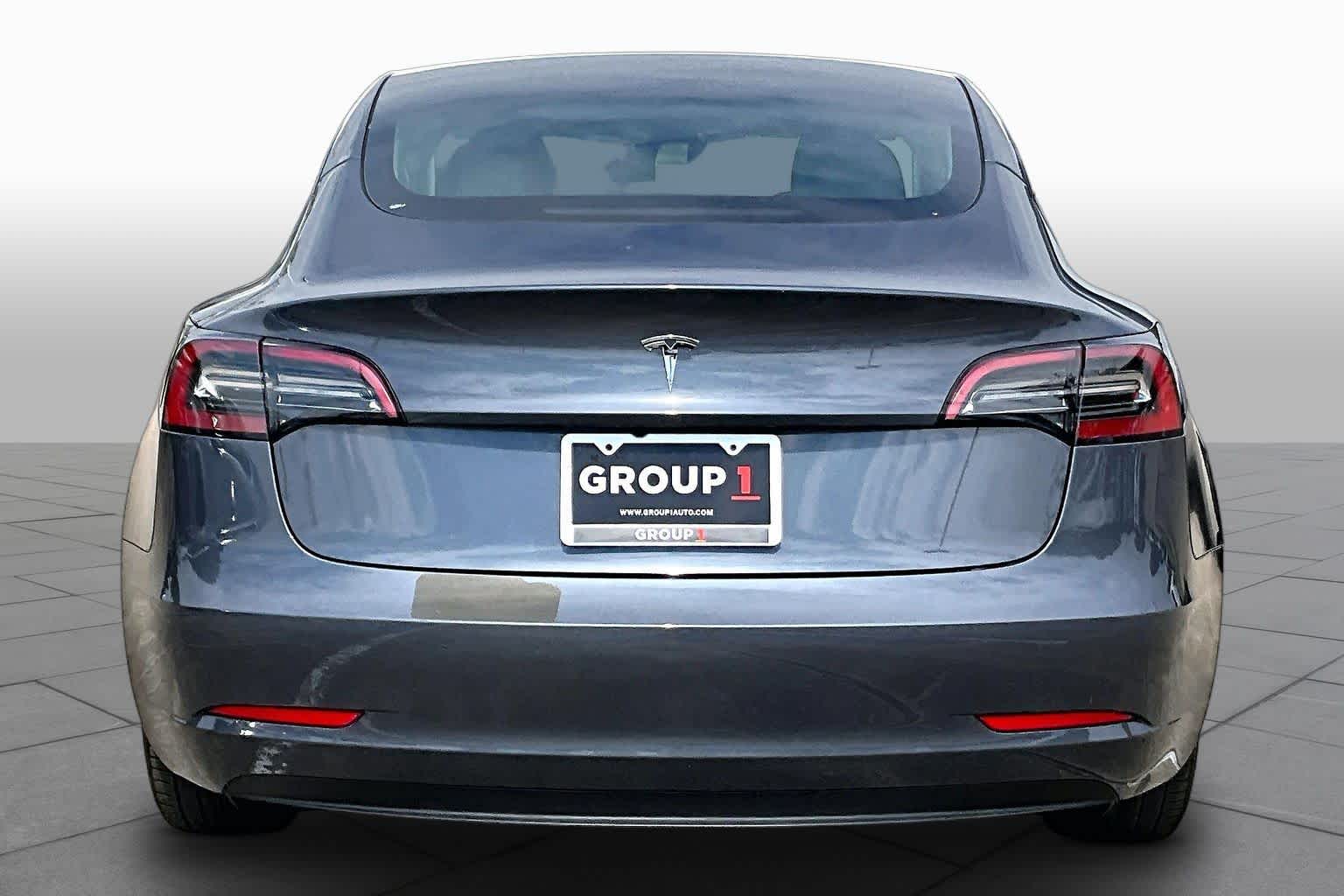 2023 Tesla Model 3 photo 4 of 33