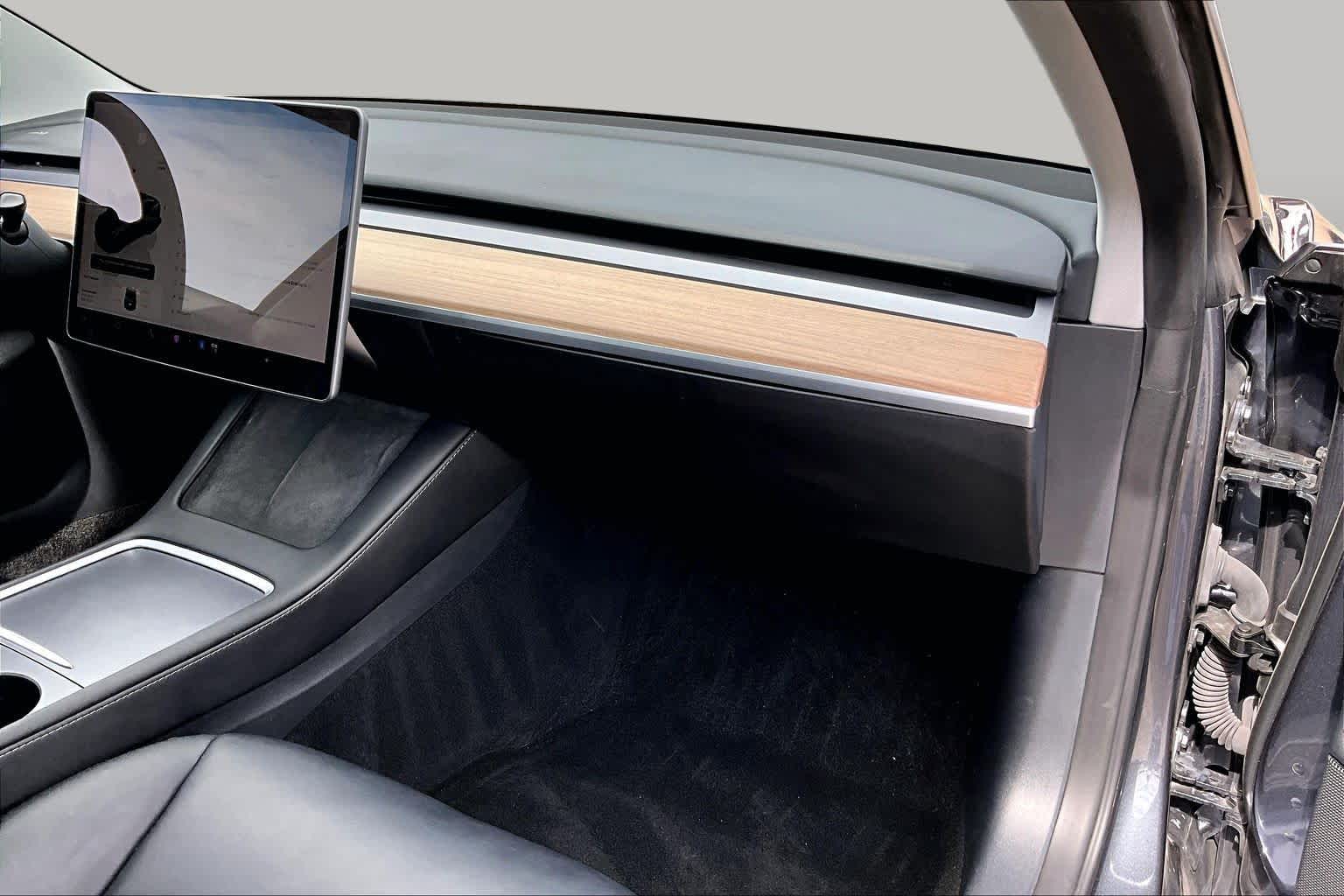 2023 Tesla Model 3 photo 15 of 33