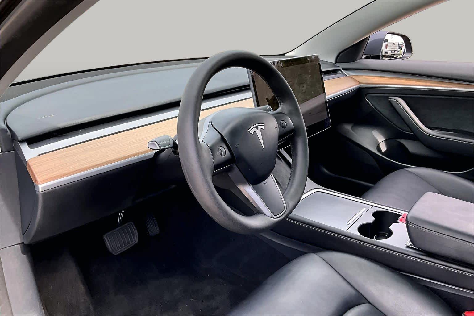 2023 Tesla Model 3 photo 14 of 33
