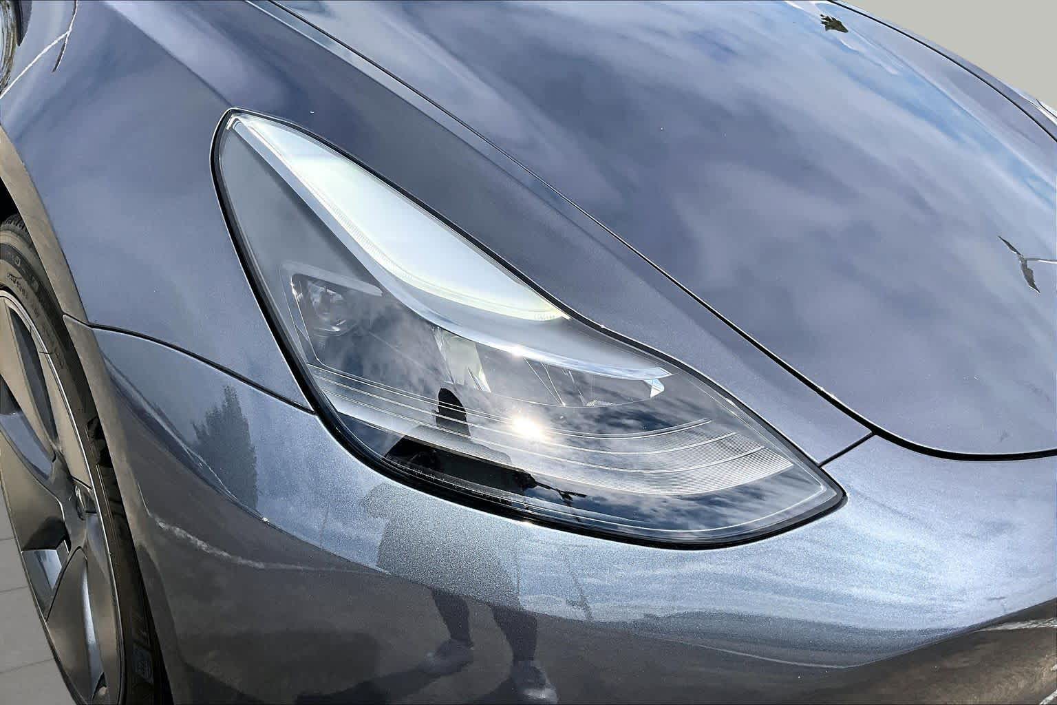 2023 Tesla Model 3 photo 24 of 33